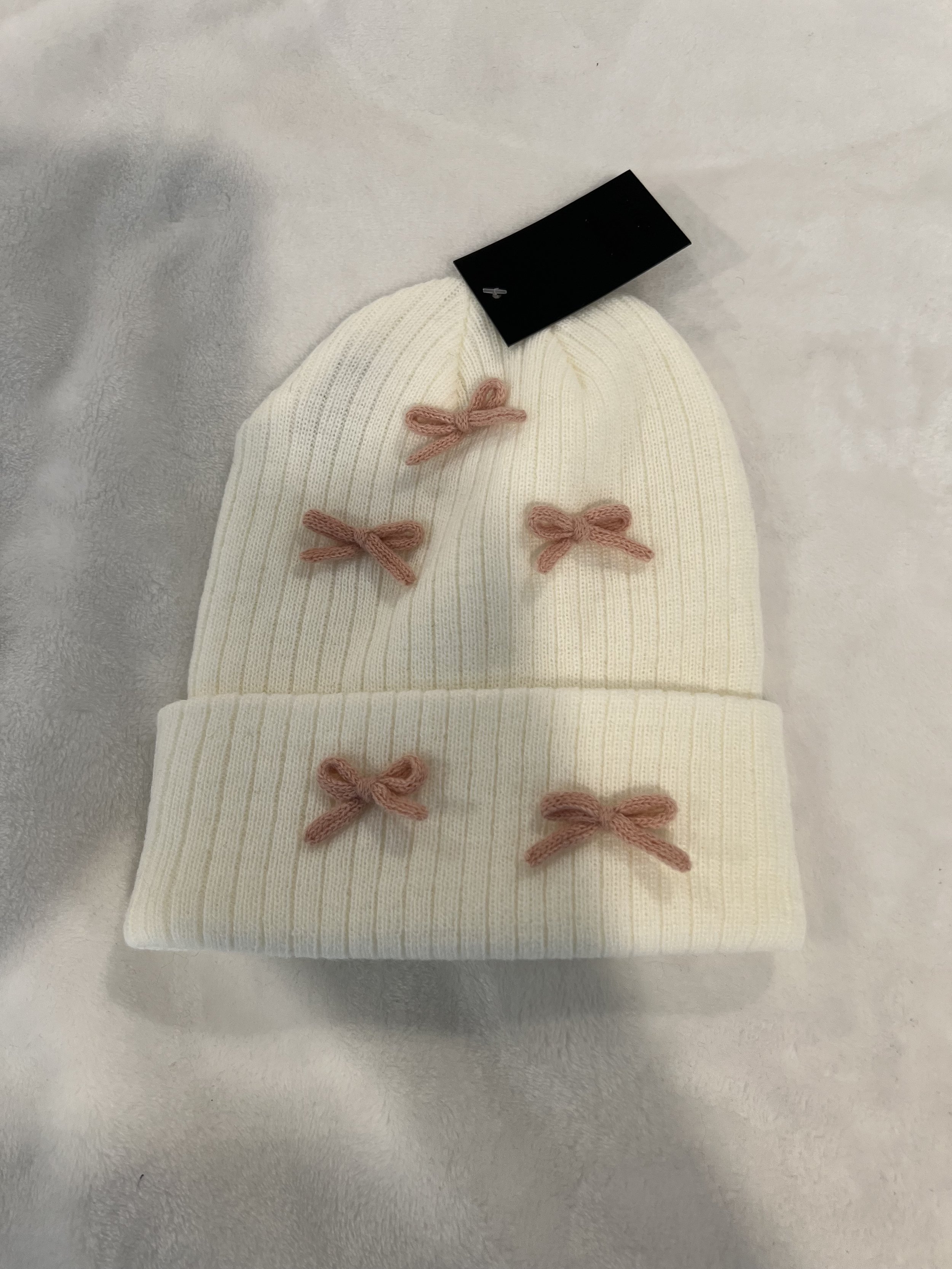 White pink ribbon beanie by cc
