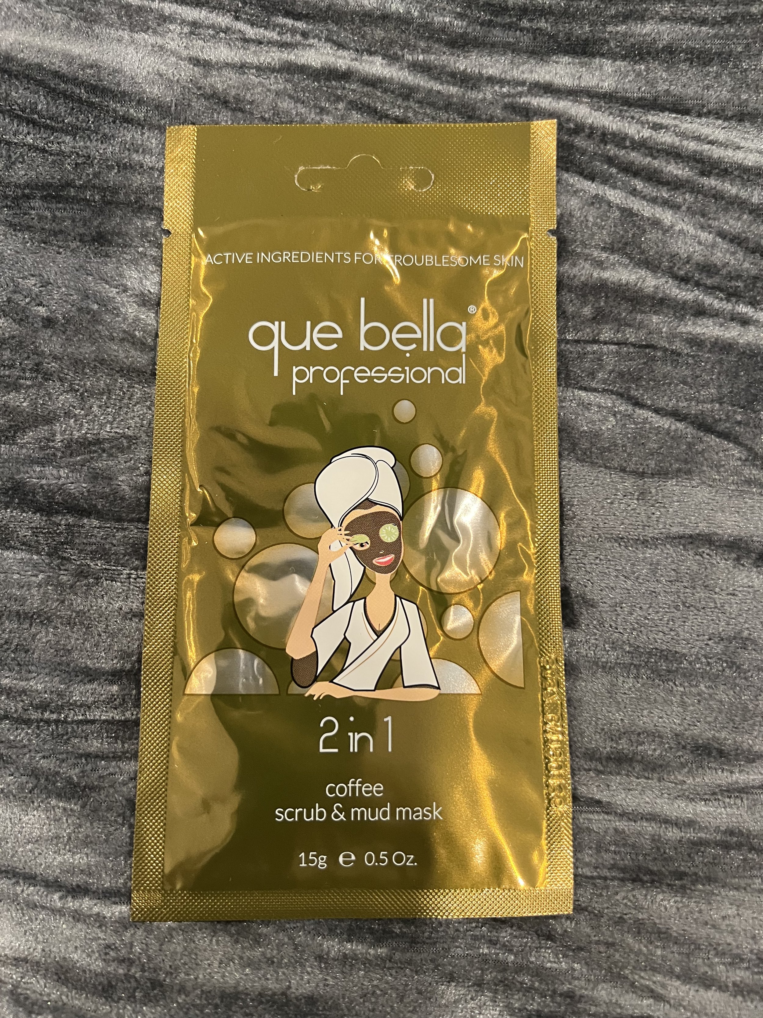 Que Bella Professional Scrub & Face Mask