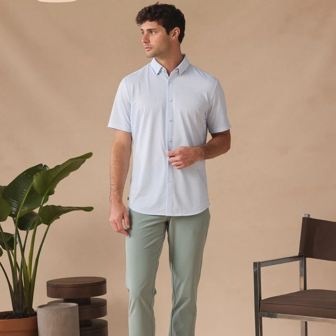 Beat the seasonal shift with ease. Mizzen+Main transitional pieces are 20% off now. 🍂

#MizzenAndMain #MensStyle #Menswear #SeasonalStyle #MensFashion