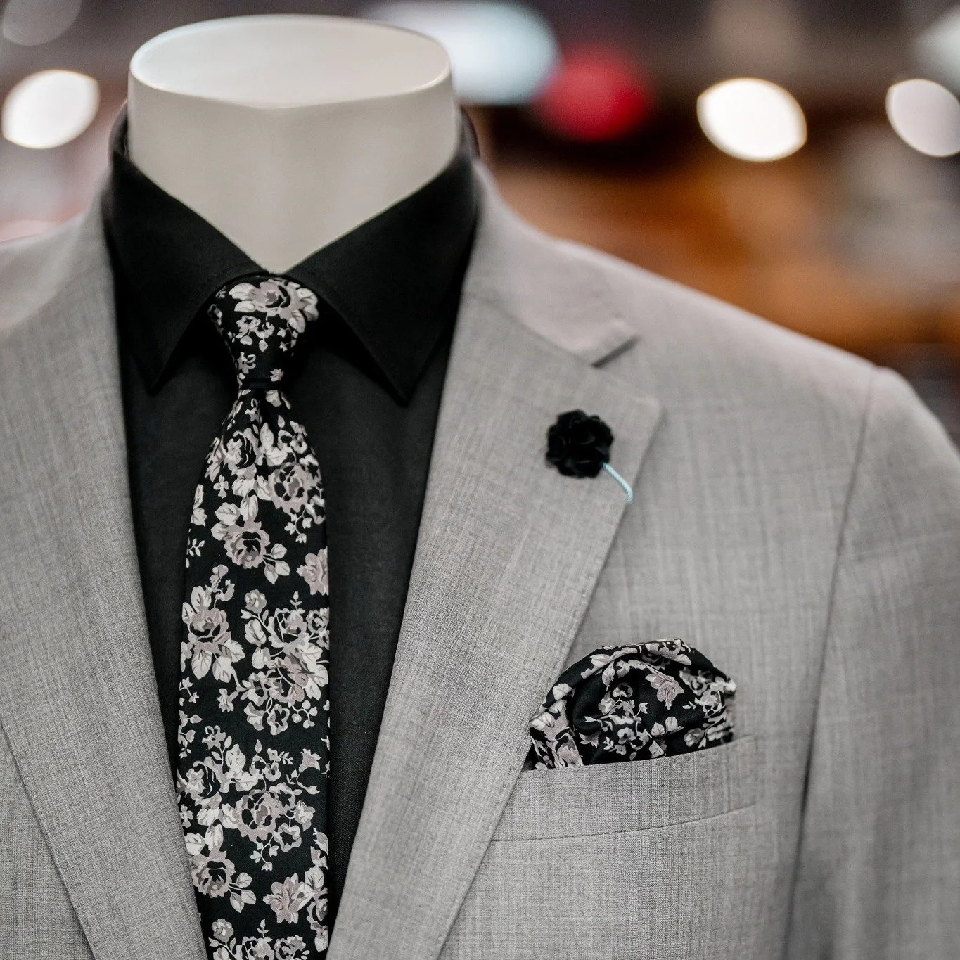 Suit Up Like a Pro!

Building your ideal look is simple:

✔️ Start with the perfect fitting suit.
✔️ Add a crisp dress shirt.
✔️ Choose a tie with character.
✔️ Fold in a kerchief.
✔️ Pin on that final detail.

It&rsquo;s the combination that creates
