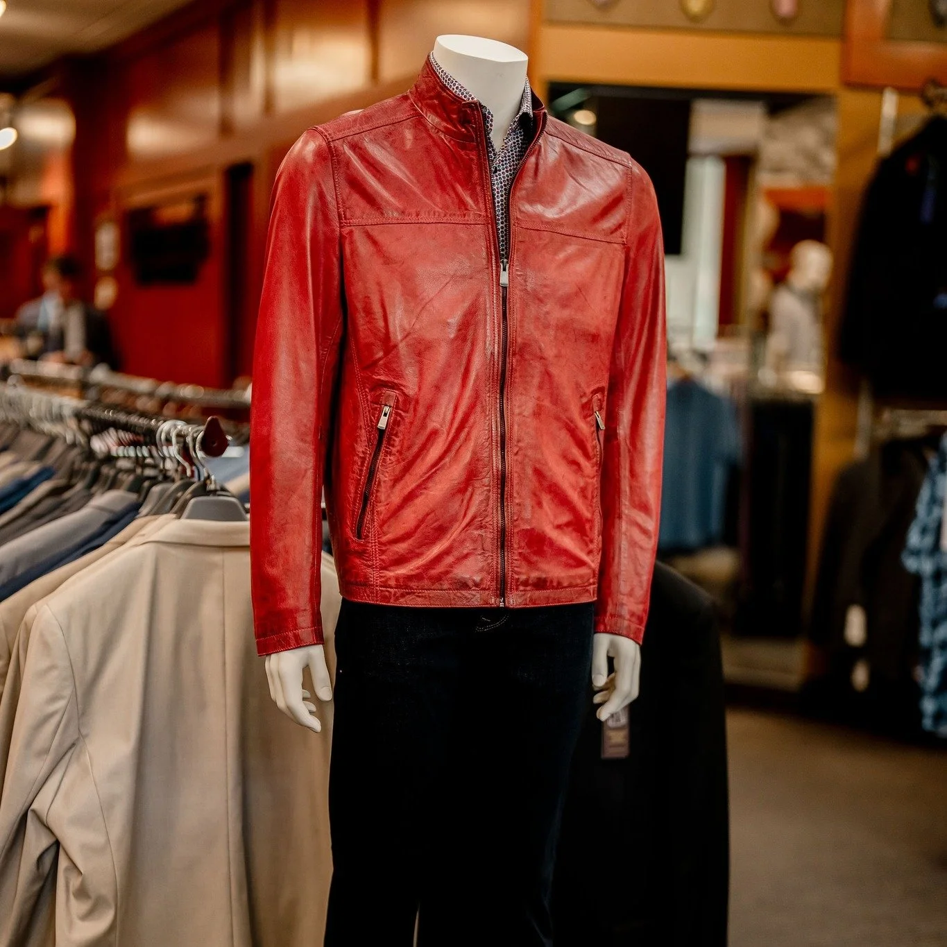 The jacket that defines cool. From tailored to rugged, a great leather jacket isn’t just clothing - it’s confidence. 
Find yours today at Halberstadt’s West Acres Mall.
#MensLeatherJacket #MensStyle #WestAcresMall #MenswearGoals #