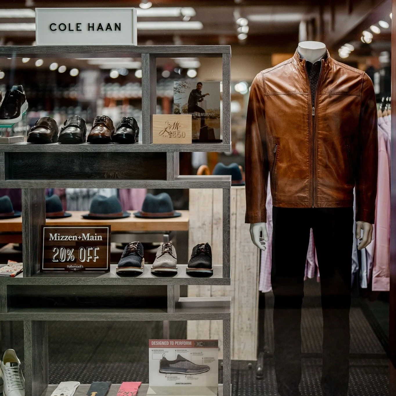 Windows that stop you in your tracks. β¨ Classic suiting, refined casual wear, and premium accessories - ready to elevate your style this season. 
Your wardrobe refresh starts here.
#MensStyle #MenswearInspiration #WestAcresMall #FargoStyle #MensWar