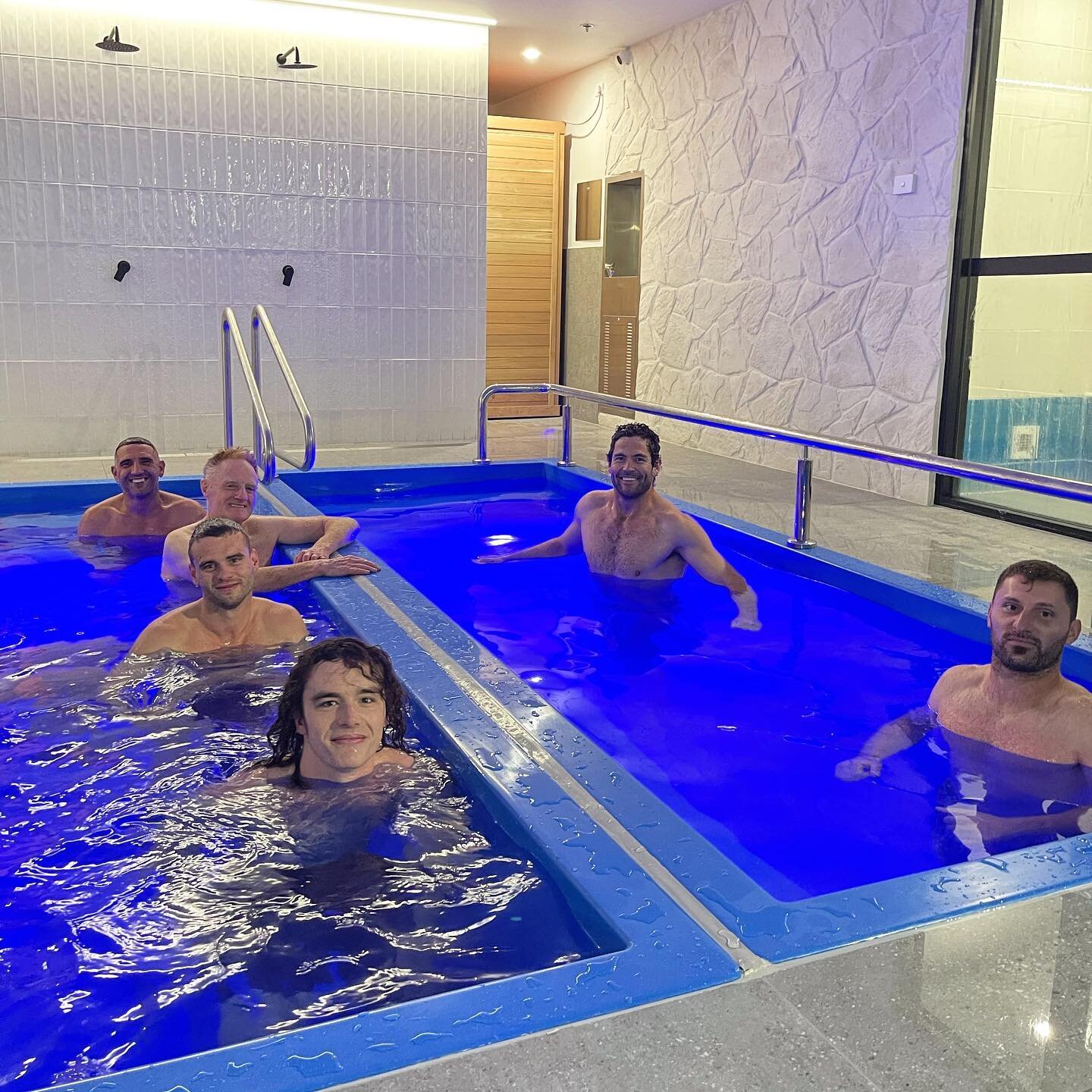 FIGHT NIGHT READY. 

Recovery session for our Fighters before their big night 🥊

Shoutout to Rigs Recovery Brookvale for taking our team through a much needed recovery session in their impressive new facility 👌
@rigsbrookvale 

#fight #gym #brookva