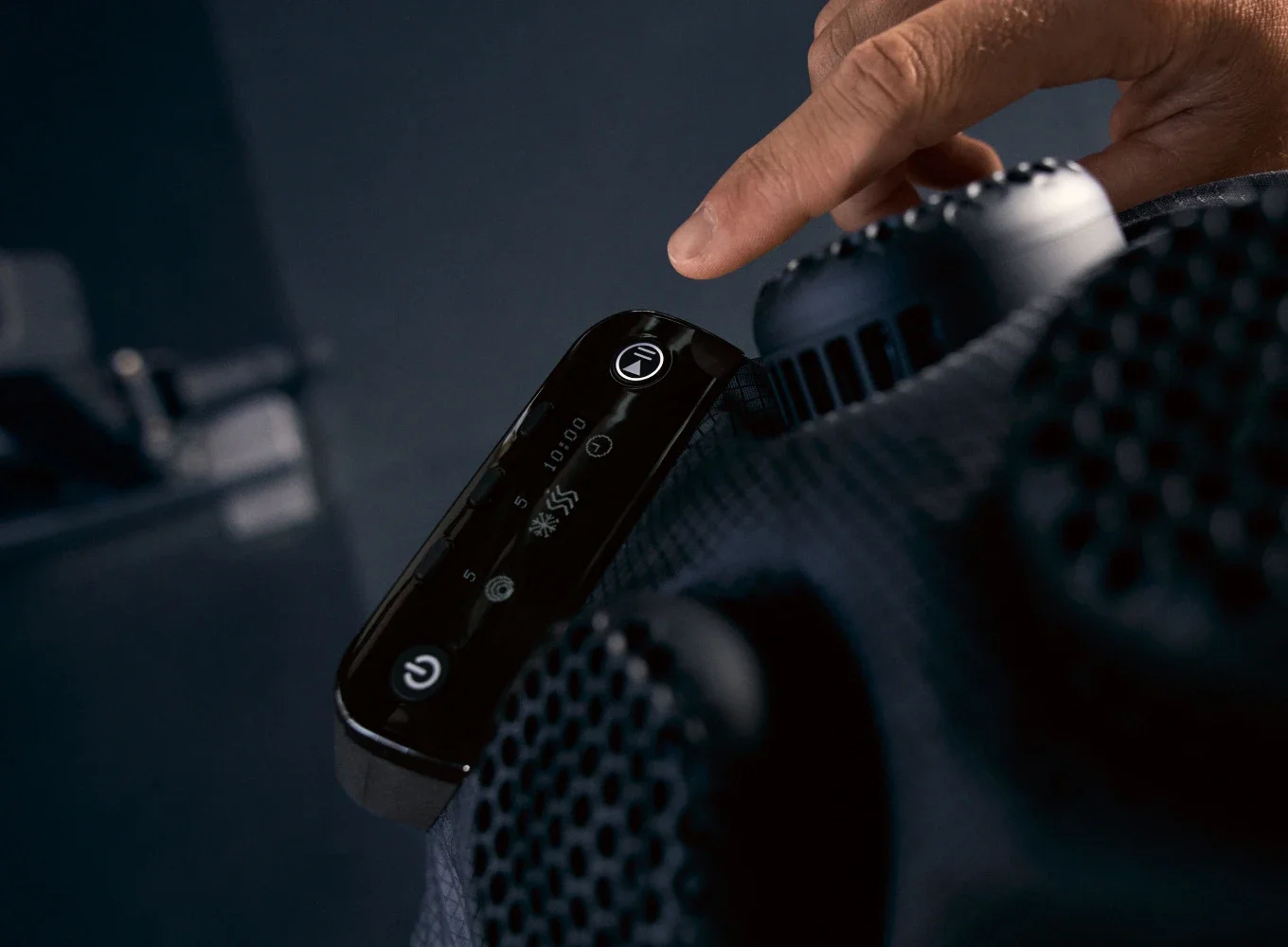 Hyperice_X_2_Shoulder_4.webp