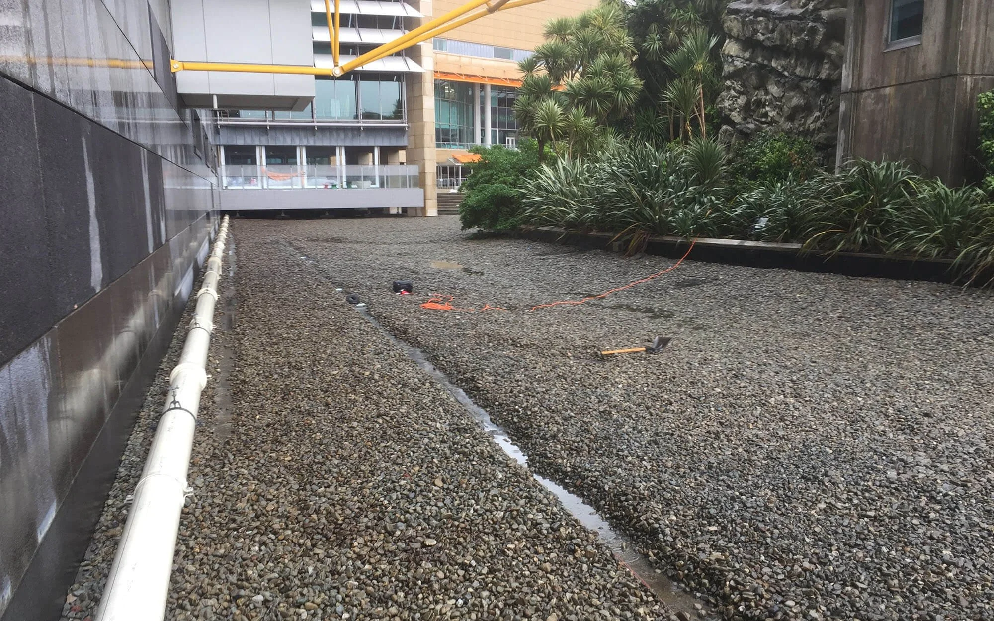 Flood Testing Electronic flood testing for green roofs — ILD - International Leak ...