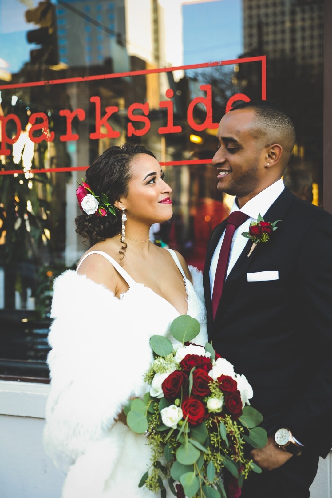 So Christmas may be over&hellip;.. but winter colors are always IN. 

Neomarie and Tony kept cozy with bold reds and green and a bit of fuzz to add even more warm textures to their winter wedding day in Austin. It doesn&rsquo;t normally get cold down