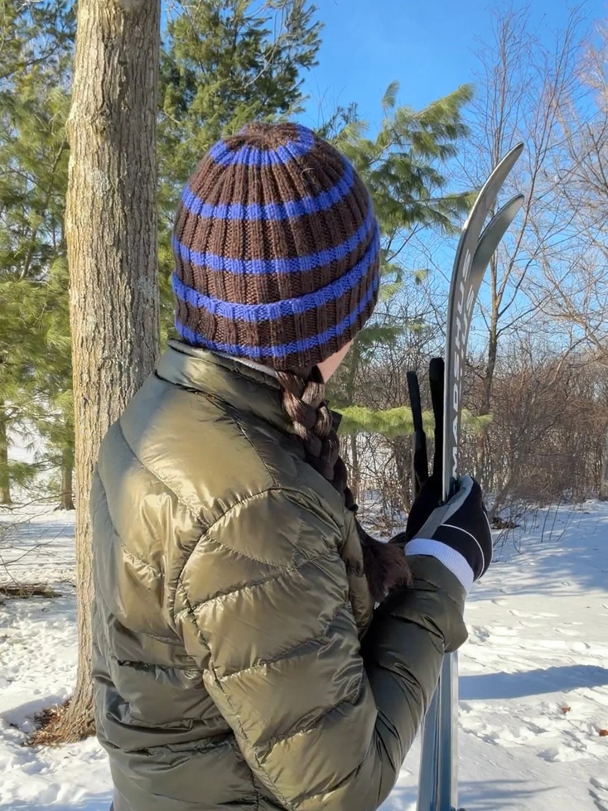 tell me something more satisfying than deciding you need a hat, scrounging up some scraps, knitting it up over a couple of nights, and then wearing it to xc ski as soon as it&rsquo;s done drying. sometimes making things by hand really does feel like 