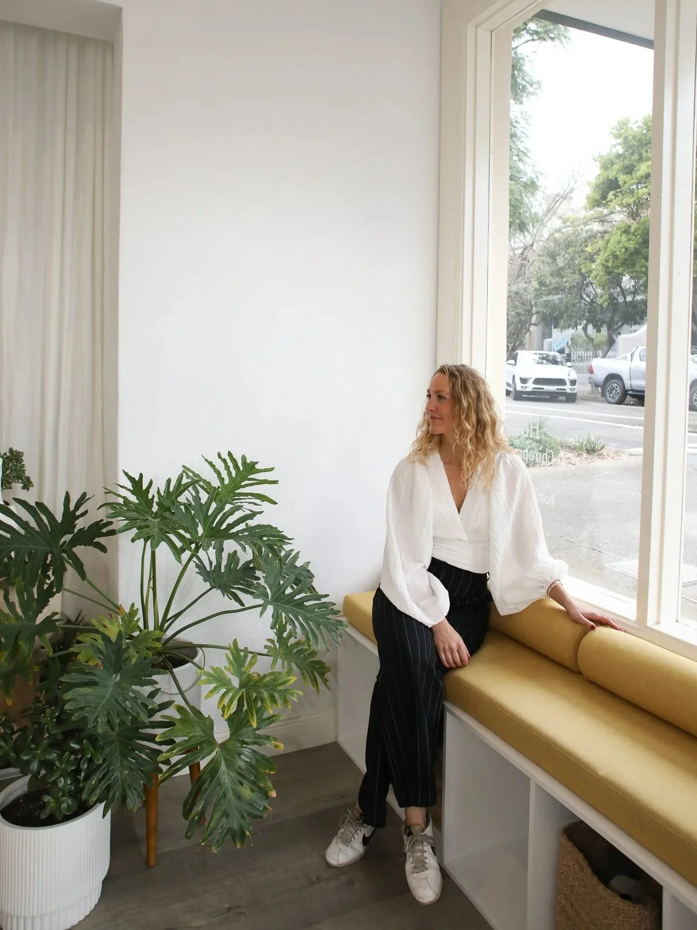 Dr Erin Hawken. Home Chiropractic Studio. Best Chiropractor. Paddington, Sydney.