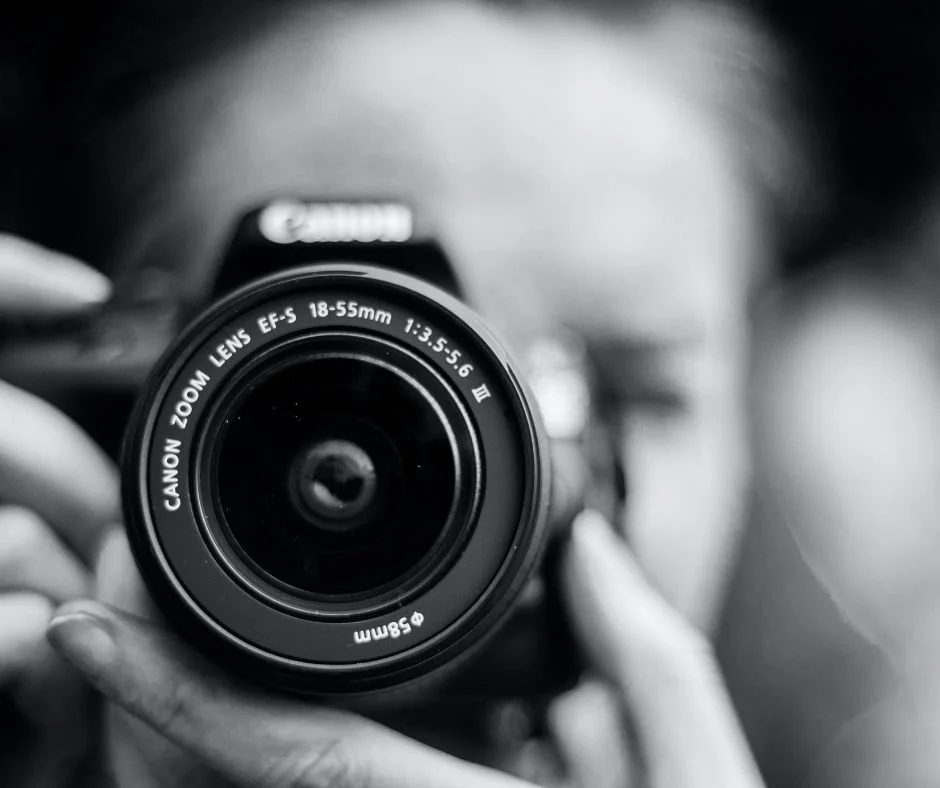 You&rsquo;re not overwhelmed because you&rsquo;re *behind.*
You&rsquo;re overwhelmed because your backend has no system.

If you&rsquo;re:
✅ digging through emails to find a contract
✅ re-sending invoices because you forgot to follow up
✅ manually ty