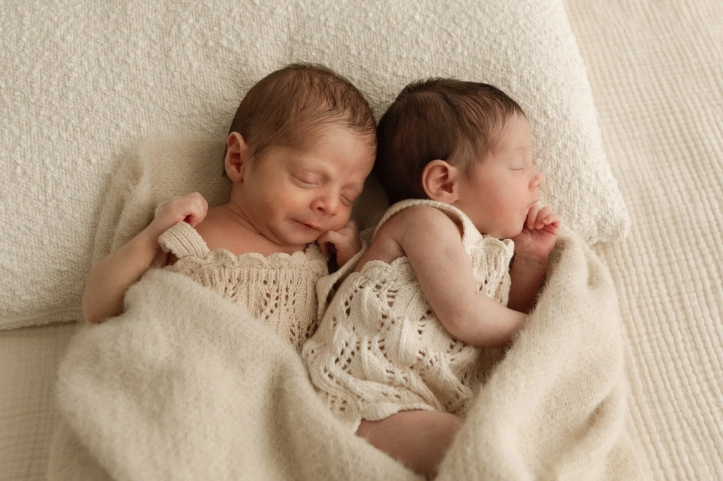 Are we all envious of Daisy&rsquo;s curls&hellip; because gosh I am ✨ Some much anticipated twin cuteness being sent home today and I am utterly obsessed 🕊️ x