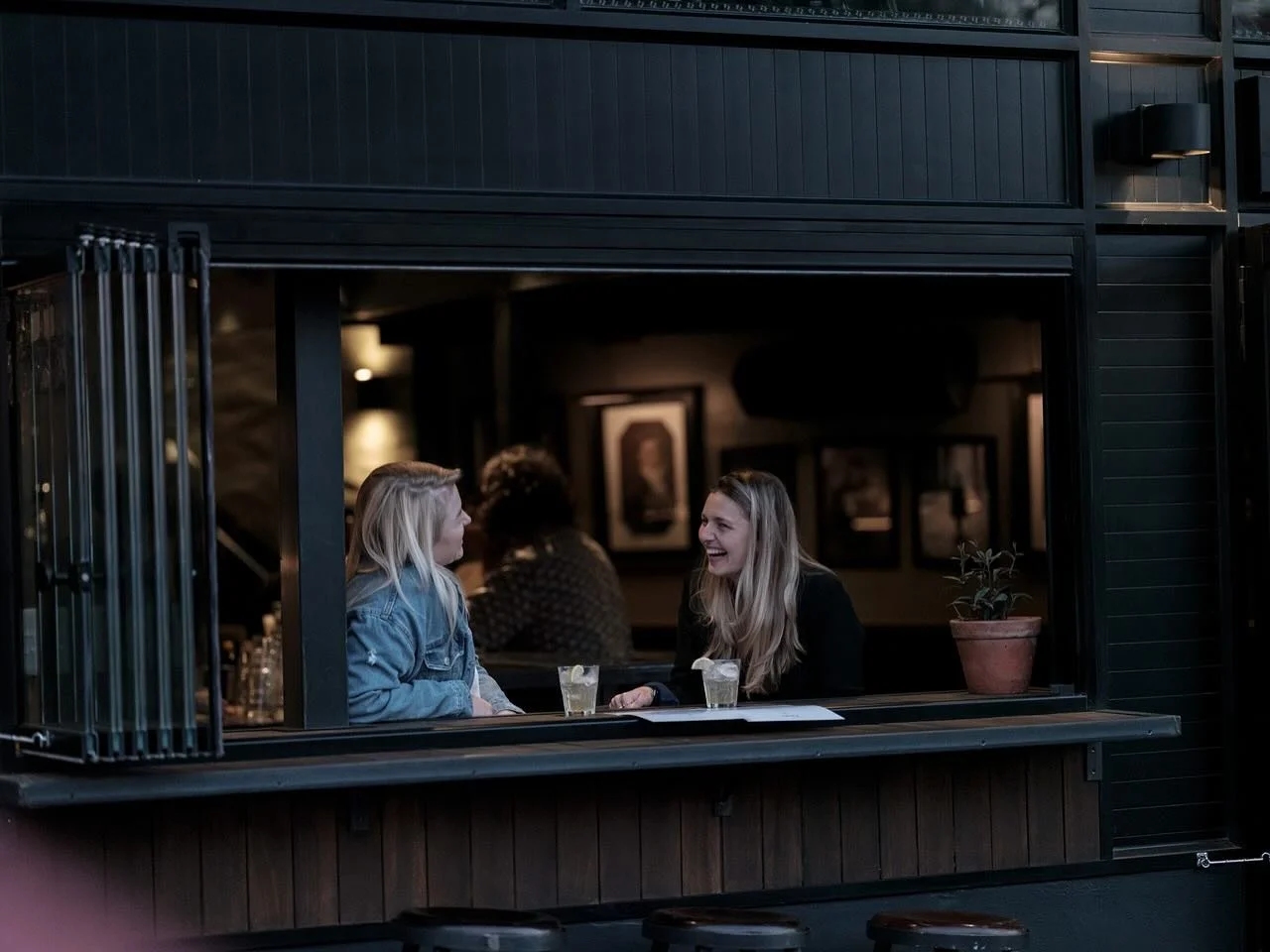 The perfect place for after work drinks 🍸 Happy Hours are from 5pm - 6pm 👍 See you shortly!!!

@c__a__r__g__o #cargo #restaurant #bar #cafe #capetown #southafrica @all.yours.co