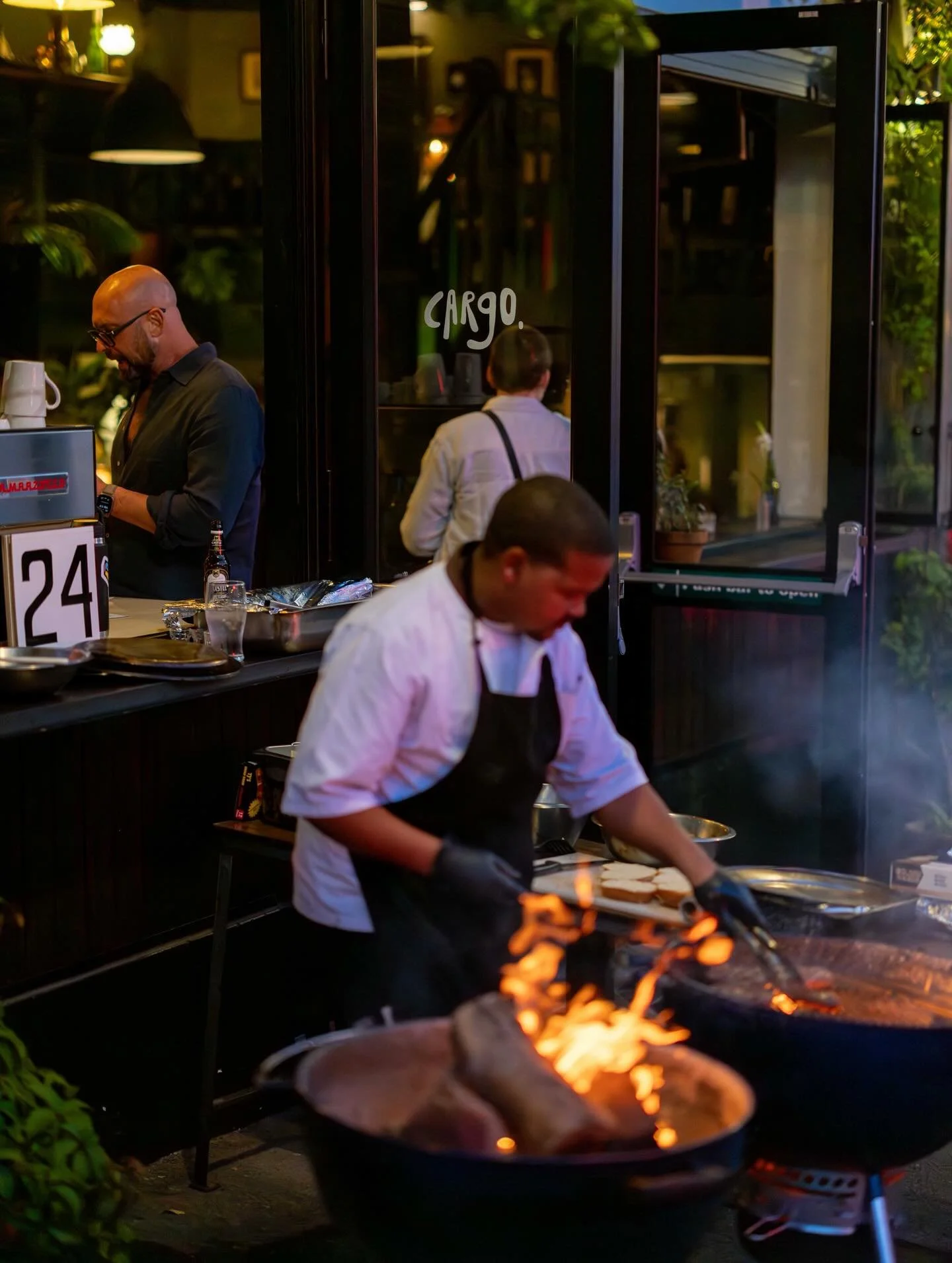 What lovely weather to be outside, enjoying good food in a fun space with great music 🎵 We&rsquo;ve upgraded our space and introduced a host of wonderful DJs to accompany our weekends. 🌿🍸🫶🪩🩷

@c__a__r__g__o #cargo #resraurant #cafe #bar #capeto