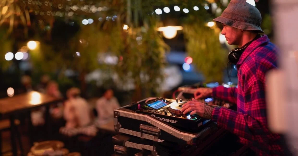 Consistently a good time 🎵🌿

@yourstrulycafe #ytc #yourstruly #allyours #thisisyours #sametimetomorrow #restaurant #bar #capetown #southafrica @all.yours.co