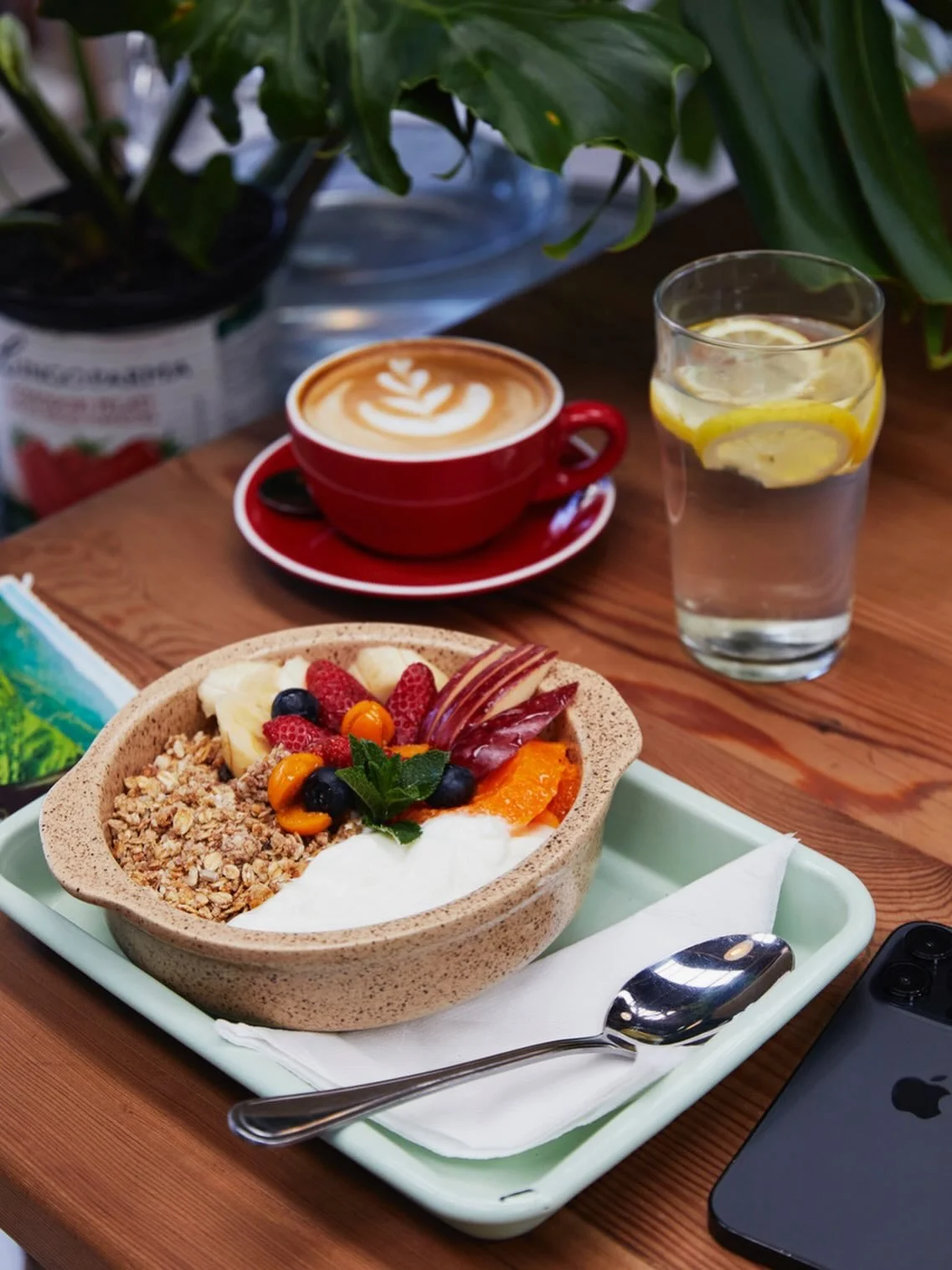 Our House Granola Bowl!!! Best served with your favourite cuppa ☕️ 

We wish everyone a happy Monday and a wonderful week ahead 💛