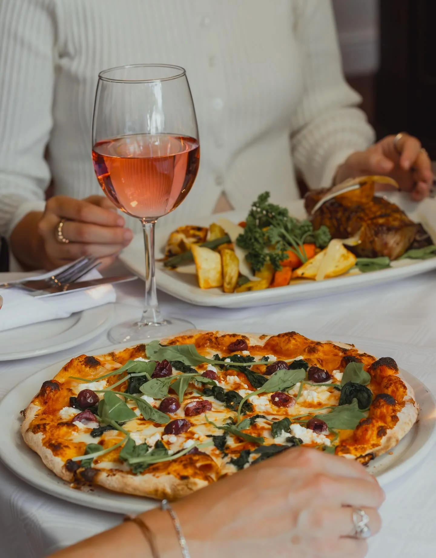 We&rsquo;re open this Boxing Day 🥗 Join us for breakfast, lunch and dinner&hellip;.🎄

@cafe_paradiso_cpt #cafeparadiso #restaurant #bar #capetown #southafrica @all.yours.co

📸 @thepeddiespective