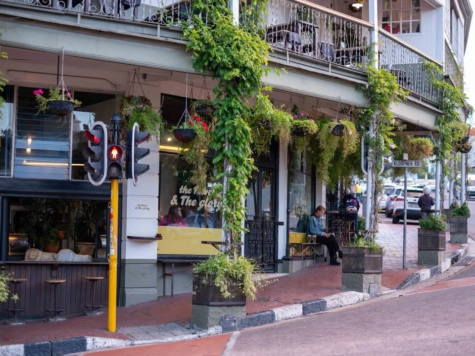 Self proclaimed&hellip;&hellip;but we think this is the best corner in Cape Town 🤣🪩🍸🌿🎵☕️

@thepowerandtheglory #thepowerabdtheglory #restaurant #cafe #bar #capetown @all.yours.co