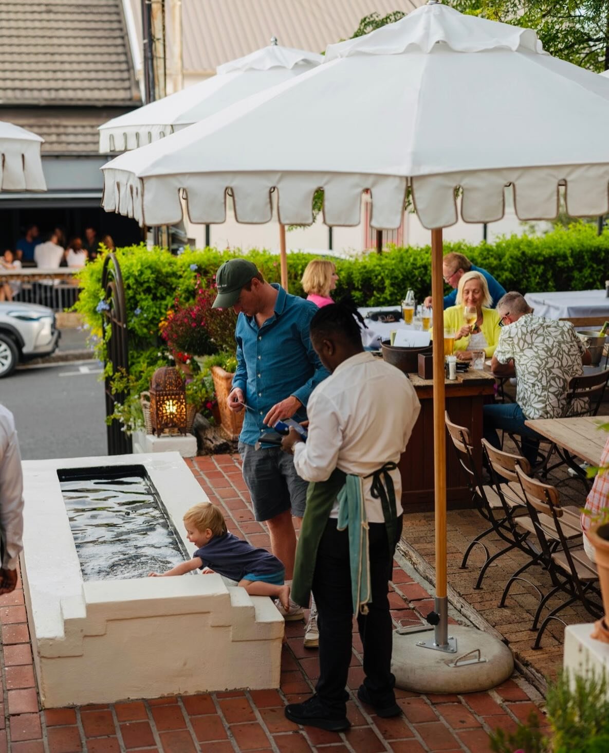 We&rsquo;re certainly one of the prettiest spaces to enjoy when the weather is good and the sun is out&hellip;. 🌞🌿🍸

@cafe_paradiso_cpt #cafeparadiso #restaurant #bar #capetown #southafrica @all.yours.co