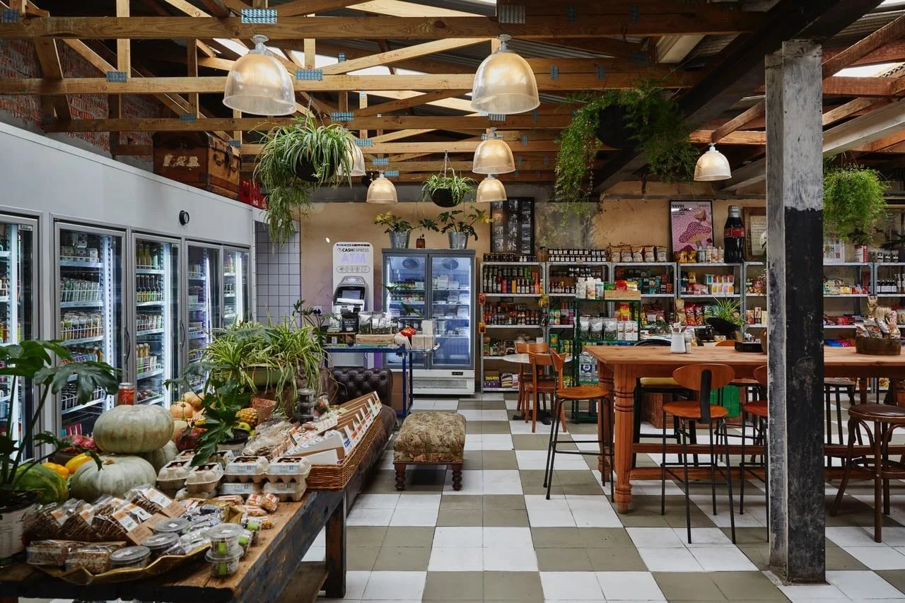 There&rsquo;s certainly a little something for everyone in store. Daily goods, deli, wine, beer and just generally everything easy and good 😊 

@kioskcommunity #kioskcommunity #generalstore #dailygoods #cafe #grocer @all.yours.co