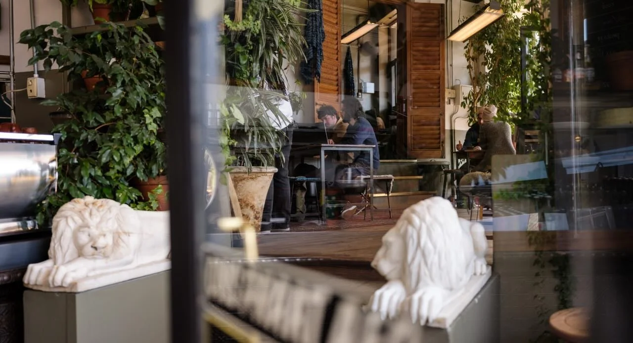 The perfect hideaway 🌿☕️🎵🍸

@thepowerandtheglory #thepowerandtheglory #cafe #restaurant #bar #capetown @all.yours.co