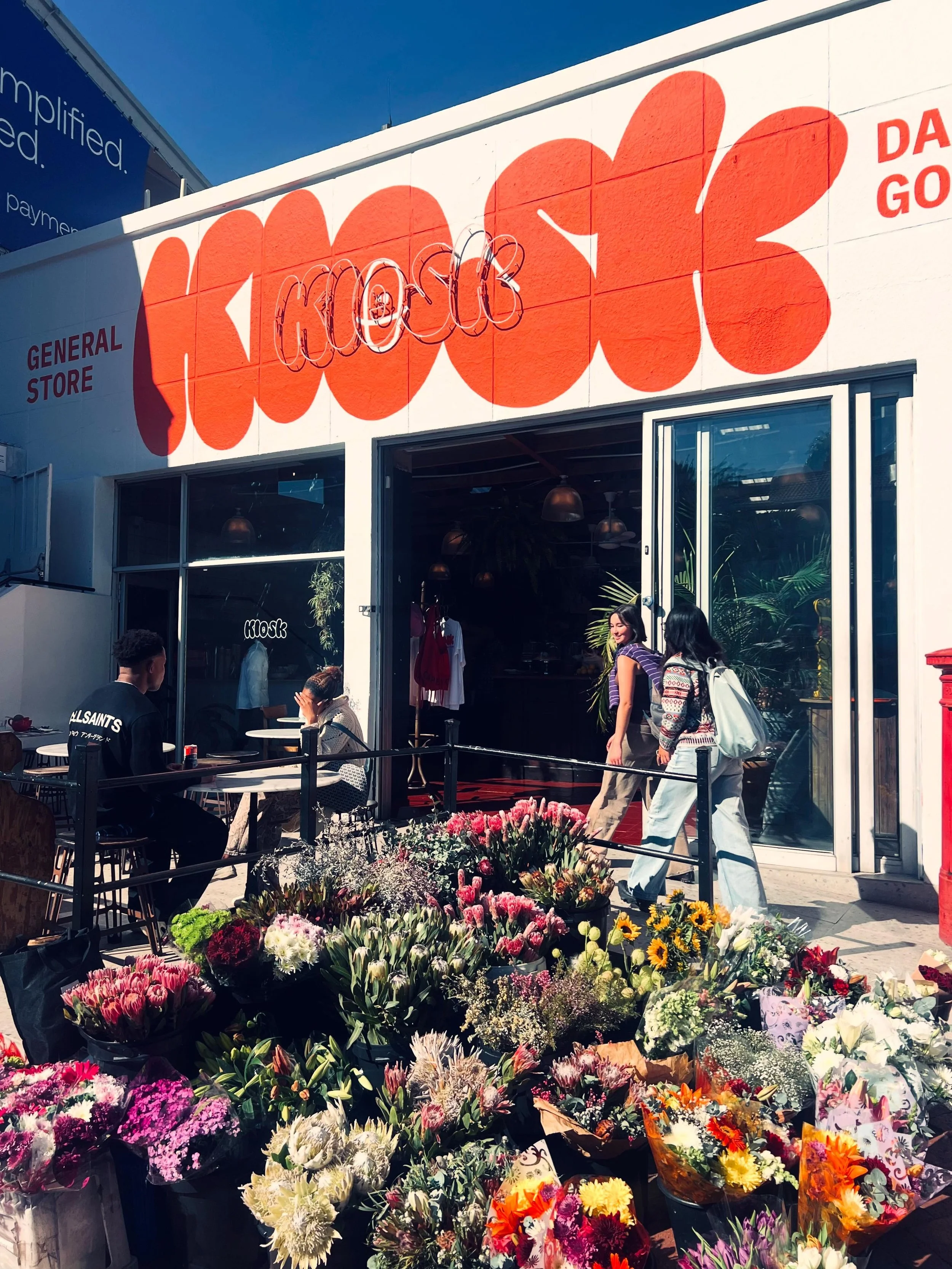 So happy about our wonderful store. Particularly beautiful when the sun is shining and complimented with a FRIDAY🌿❤️🌞

@kioskcommunity #cafe #restaurant #grocer #community #grocer @all.yours.co