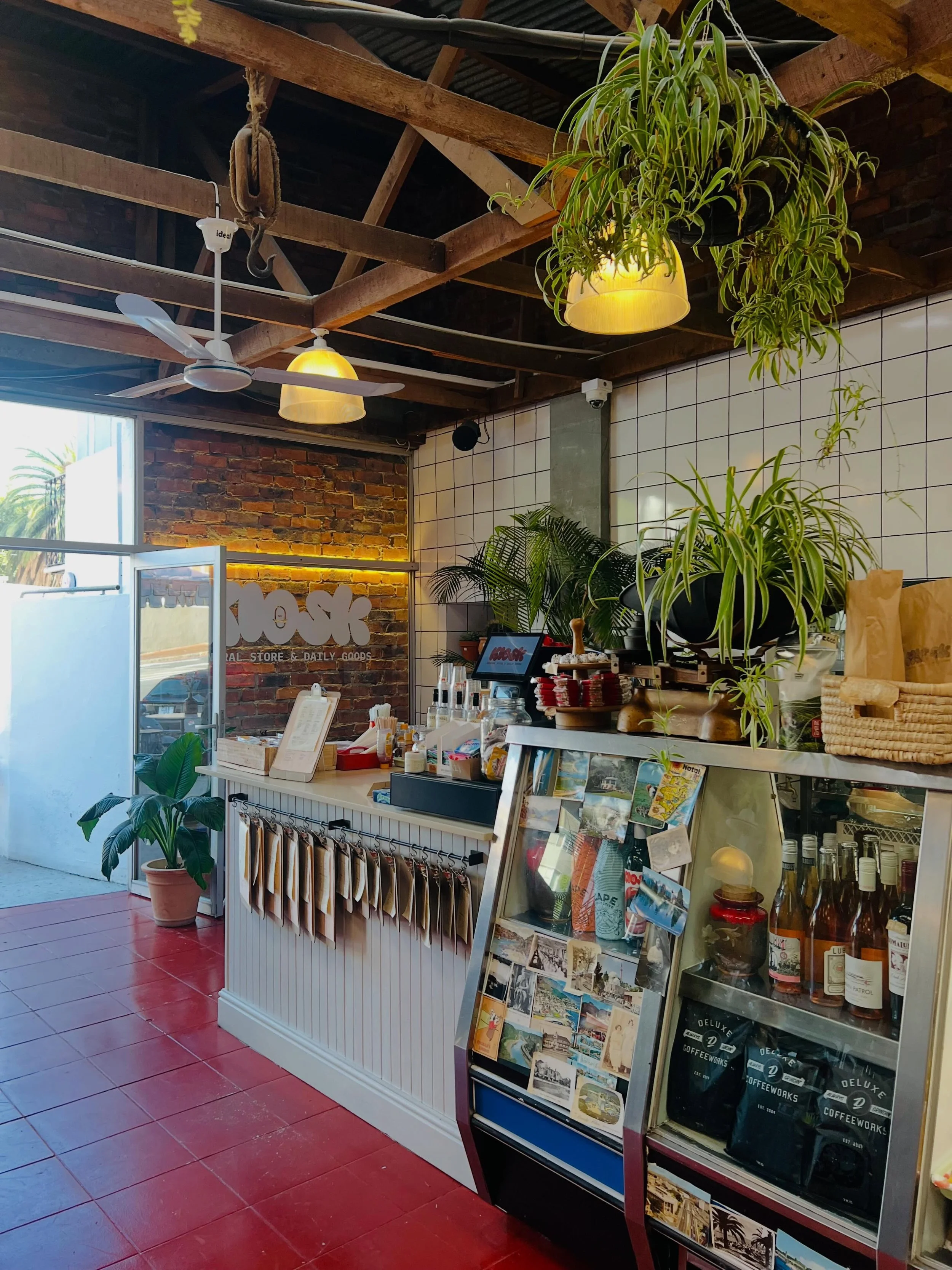 Happy Friday❤️❤️❤️

@kioskcommunity #kiosk #grocer #generalstore #dailygoods #cafe @all.yours.co