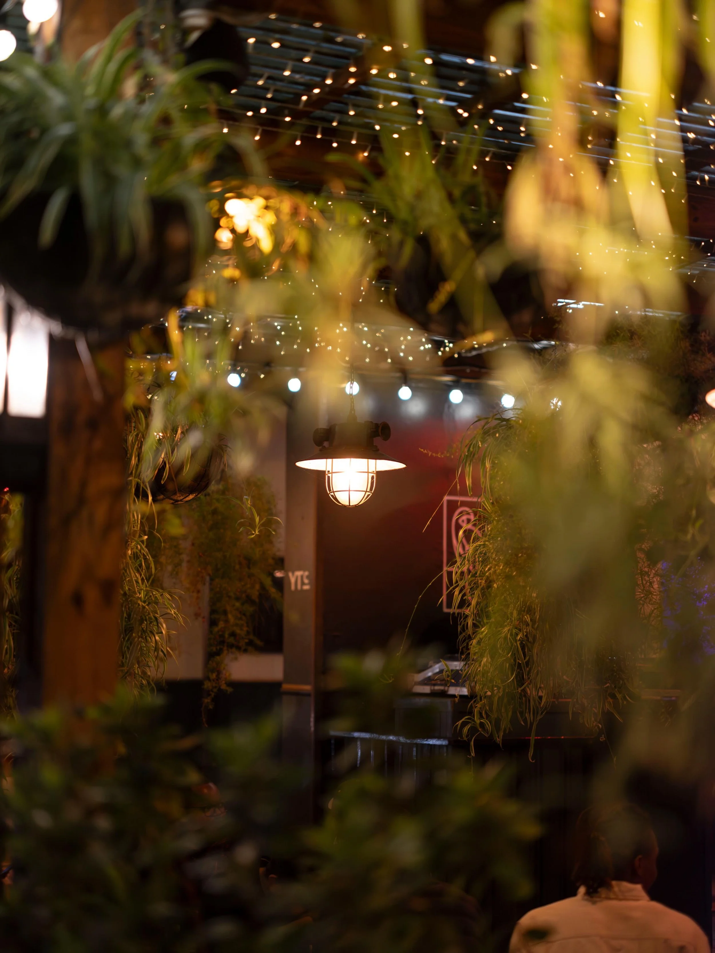 Soft glow, cold evenings and warm hearts&hellip;.. the perfect hideaway for an evening 🍷

@yourstrulycafe #yourstruly #allyours #thisisyours #sametimetomorrow #restaurant @all.yours.co