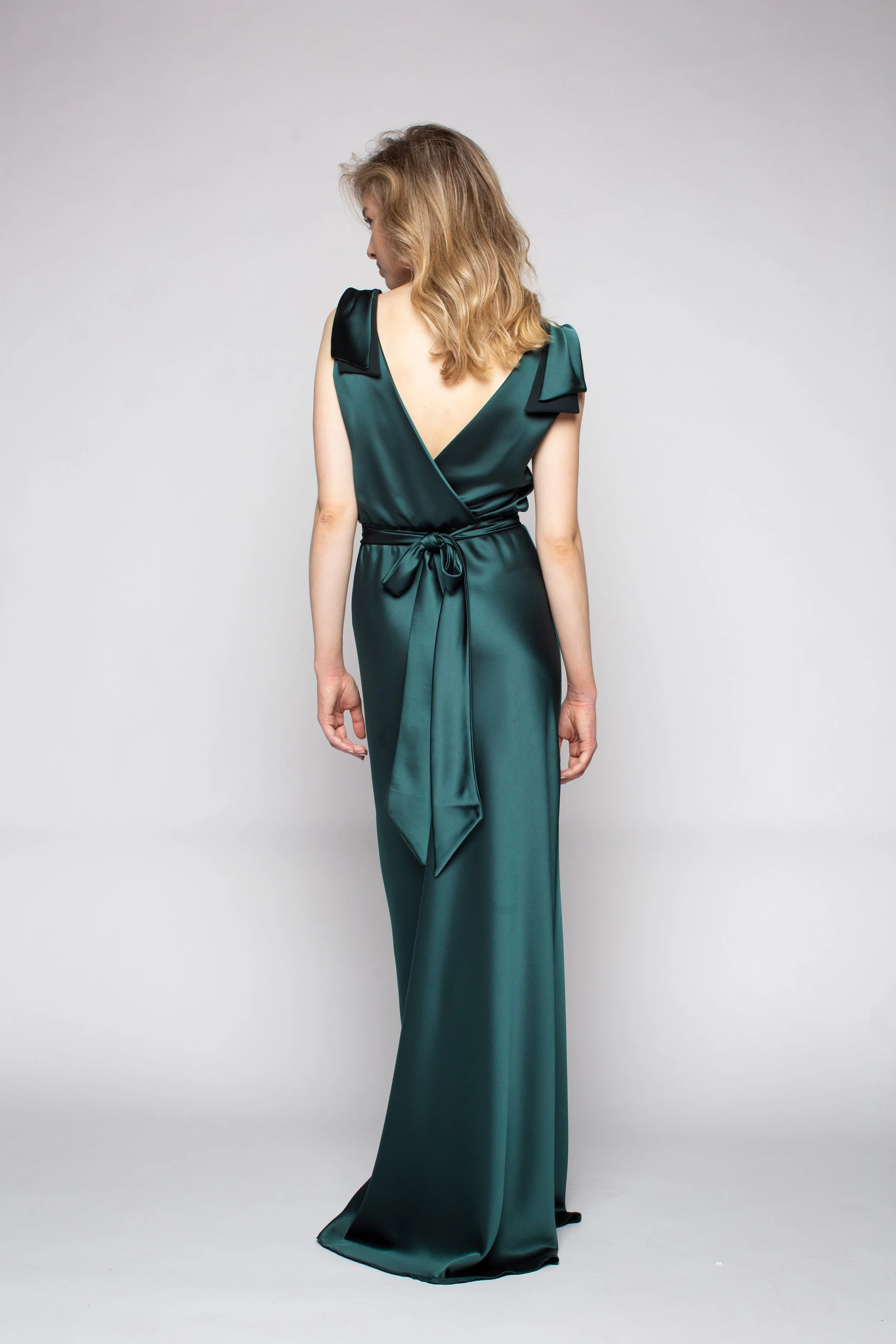 Lily With Bow detail on shoulders Satin Dress Hunter Green — DRESSCODE