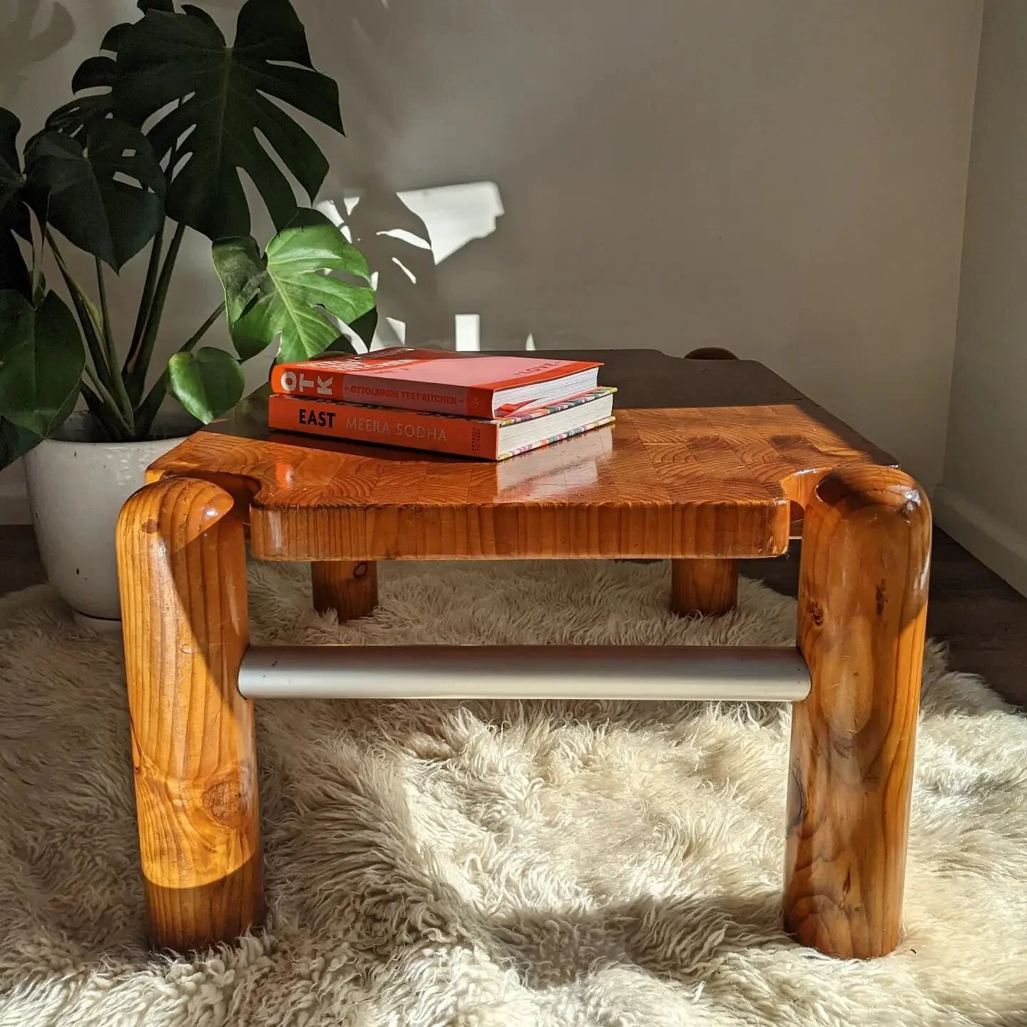 [SOLD] Leg day every day.

Robert Dunlop coffee table with tubby legs and aluminium frame. Exceptional example of Australian, modern design and craftsmanship. This little guy was made circa 1970 and has lots of life left to give.