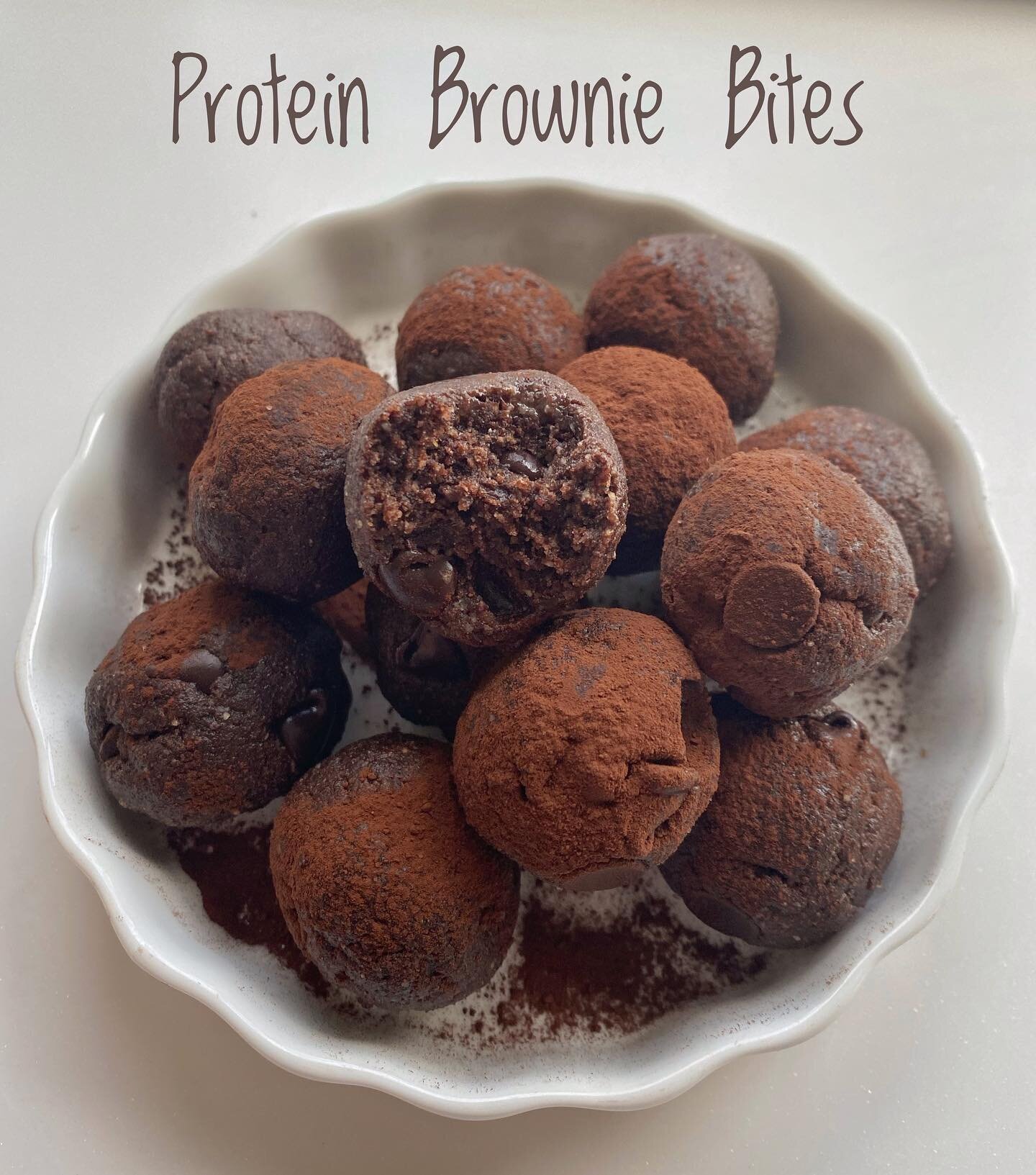 Protein Brownie Bites 
These easy simple high protein bites are the perfect post exercise snack to take around with you. Prepare them ahead of time, then they are ready for you when you&rsquo;re on the run. 
1/2 cup almond flour 
2 scoops whey protei