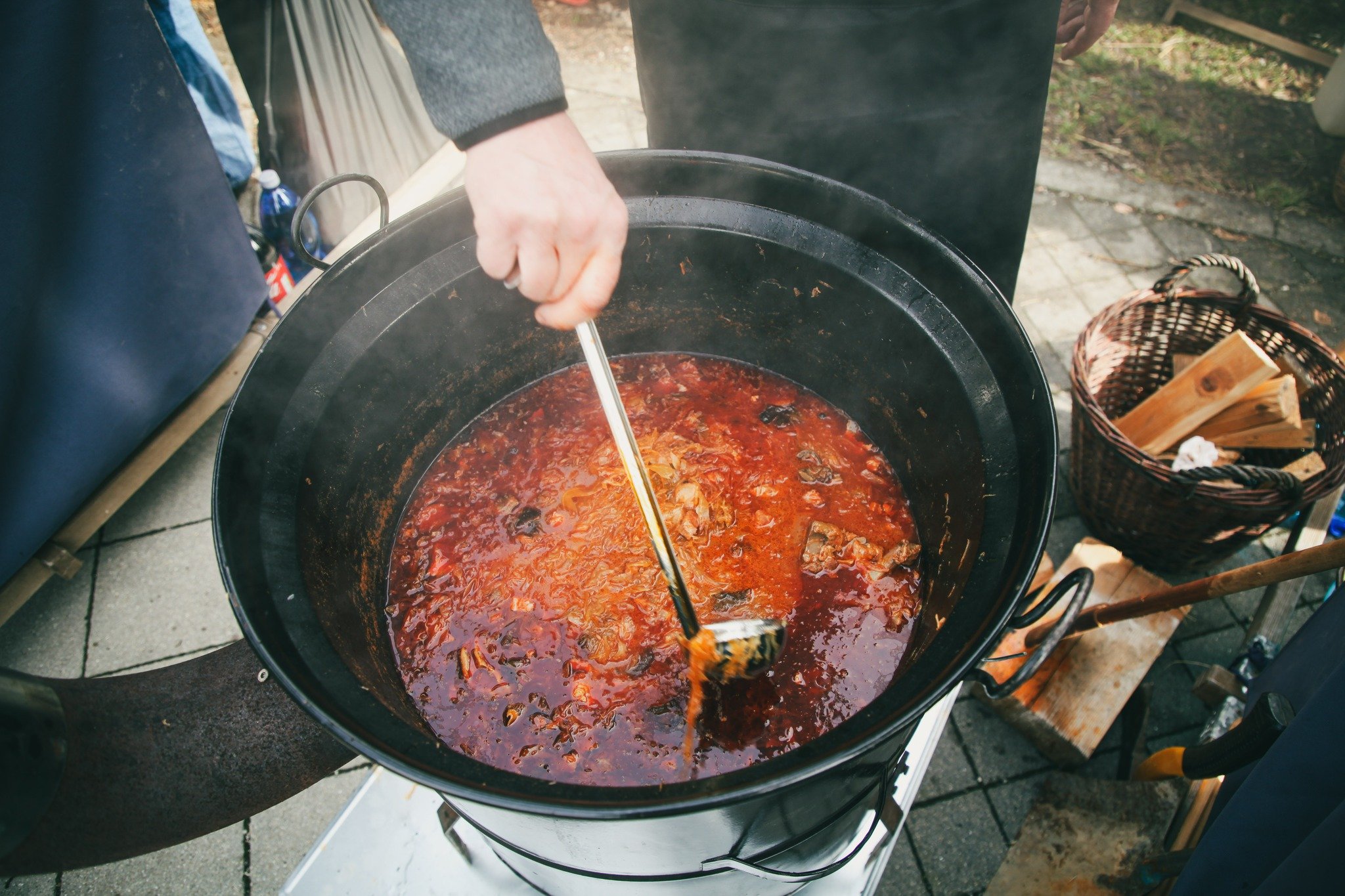 Fašiangová súťaž vo varení kapustnice
