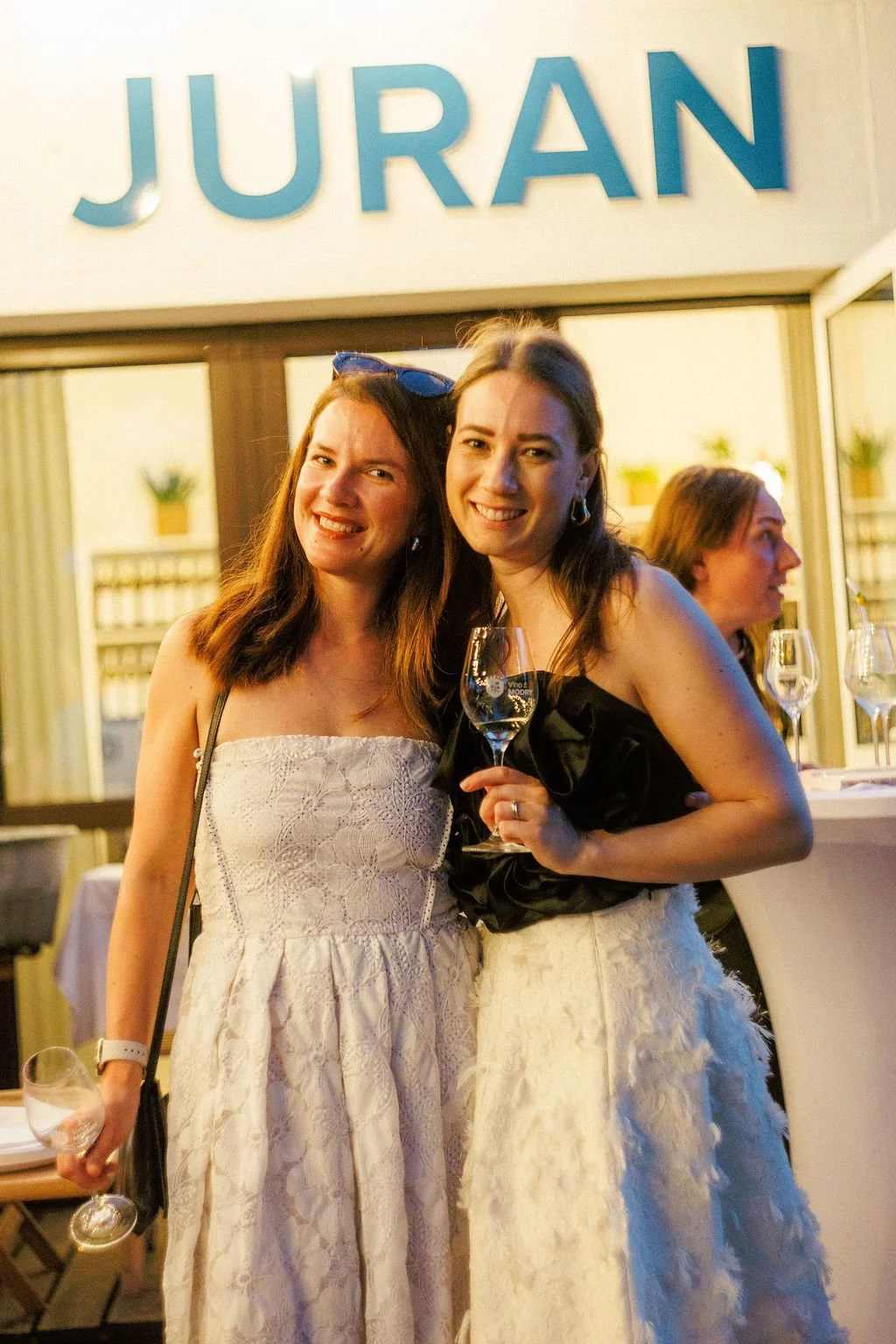Veronika Juran vo Vinoteke Juran v Modre.jpg