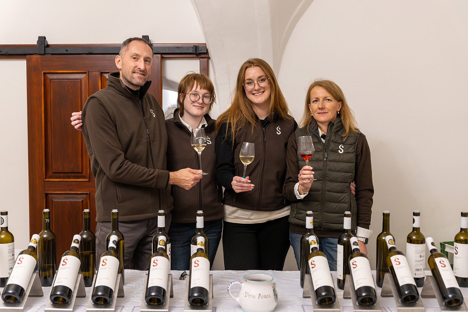 Vino z Modry Den otvorenych pivnic Vino Simonovic.jpg