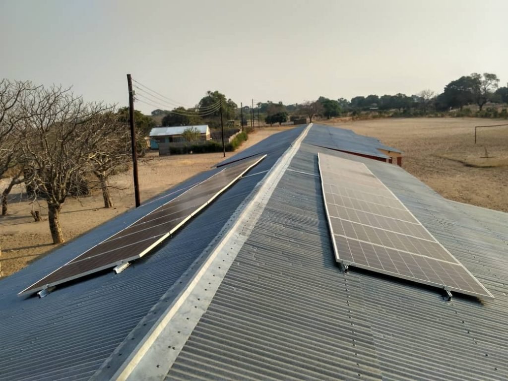 Maxanaedi-Community-school-solar-zambia-06-1024x768.jpeg