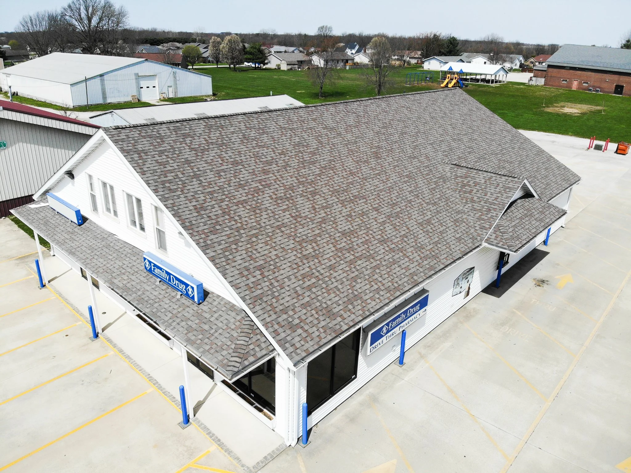 Whitney Roofing is a trusted Central Illinois roofing contractor based in Effingham, IL. Voted best roofing contractor in Effingham, IL. Commercial roofing, industrial roofing, residential roofing in Illinois. Illinois roofing contractor.