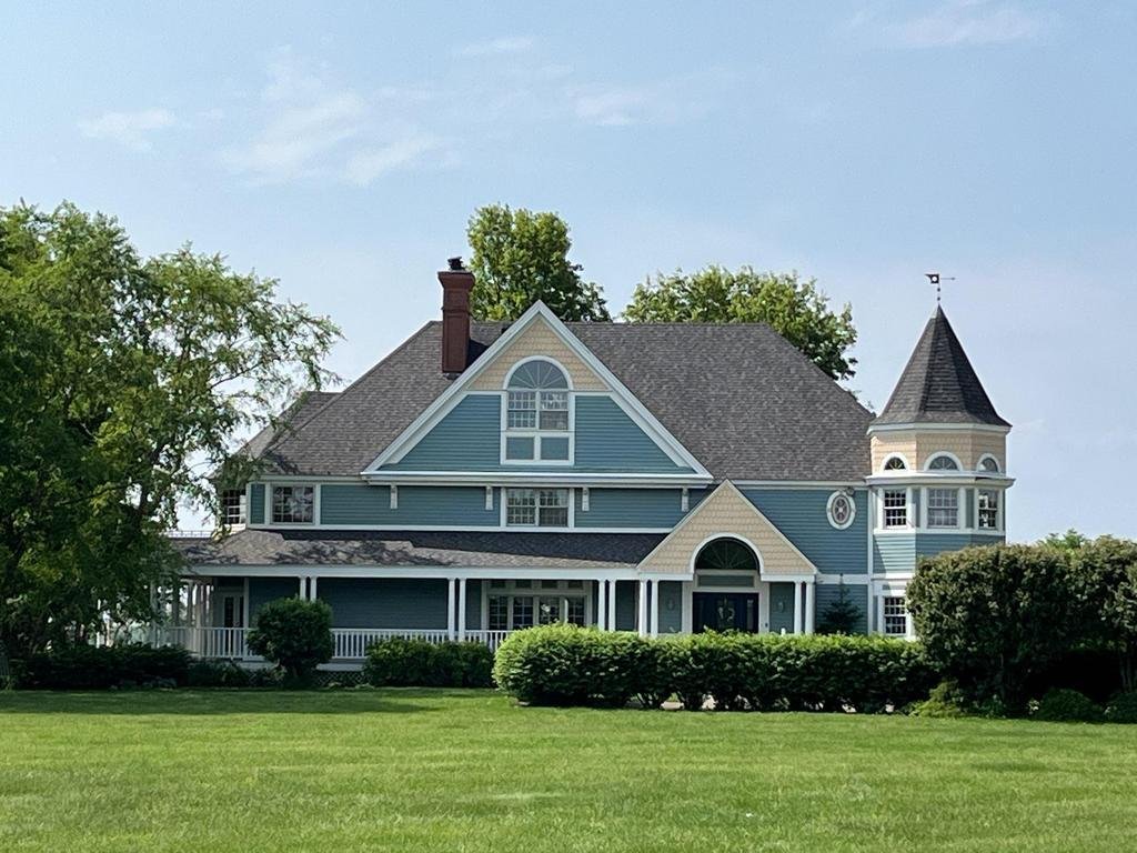 Whitney Roofing is a trusted Central Illinois roofing contractor based in Effingham, IL. Voted best roofing contractor in Effingham, IL. Commercial roofing, industrial roofing, residential roofing in Illinois. Illinois roofing contractor.
