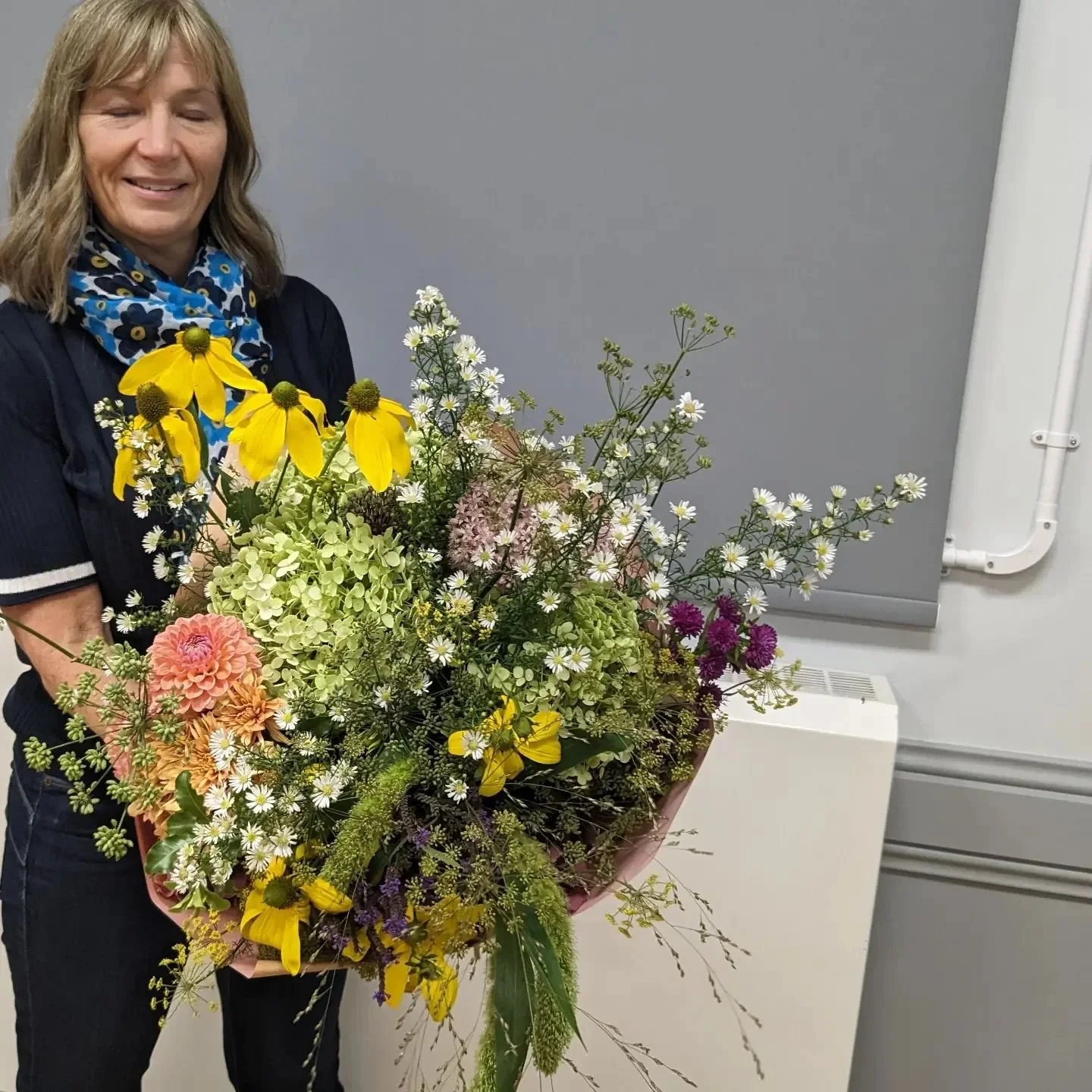 It was a pleasure to talk to Walkington ladies this evening about seasonal British flowers and use flowers grown on my plot. So pleased this lovely lady won the bouquet I made in the raffle. I also shared with them ideas of different sustainable mech