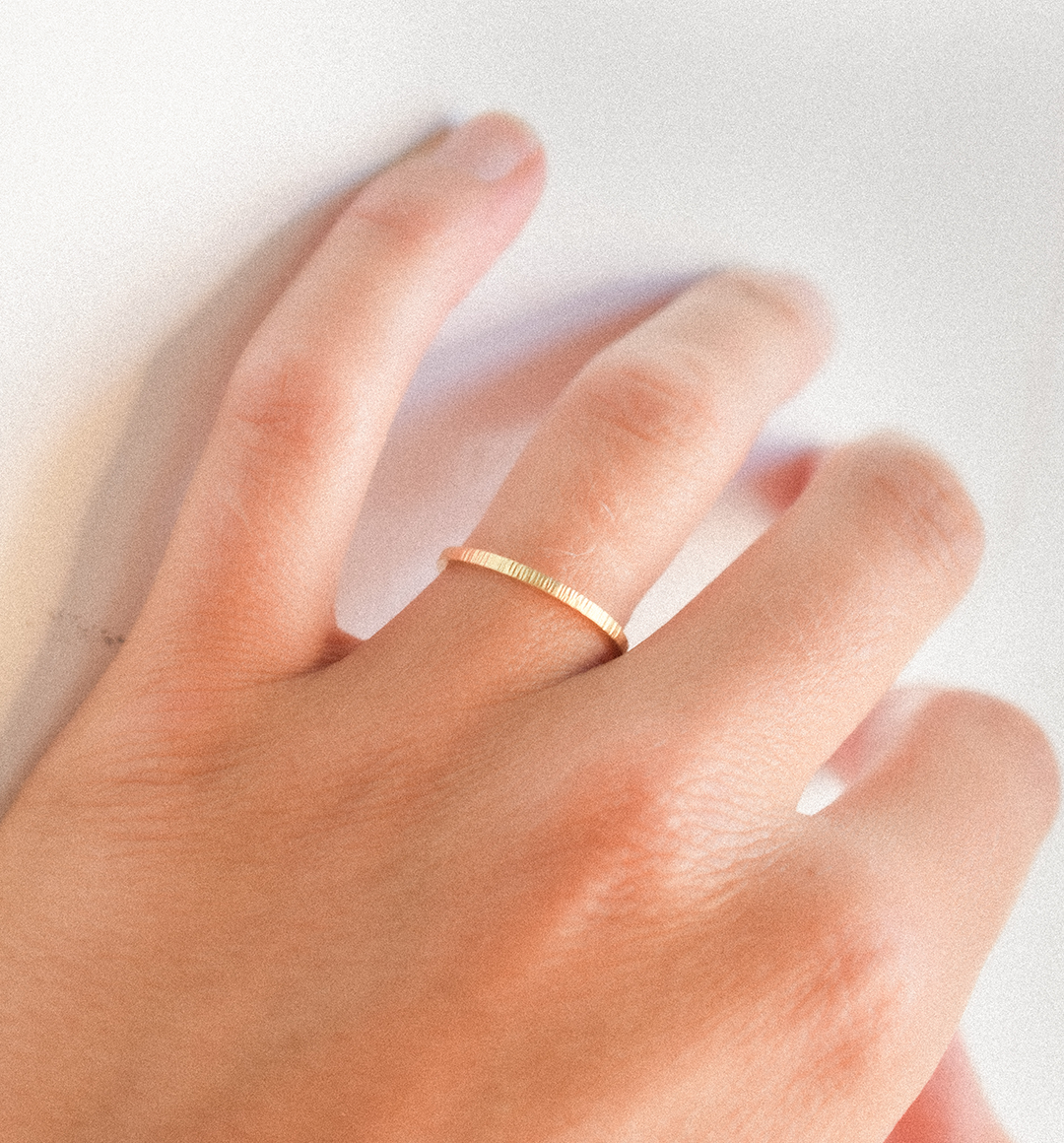 ScB_Ring_BetweenTheGoldenLines3.png