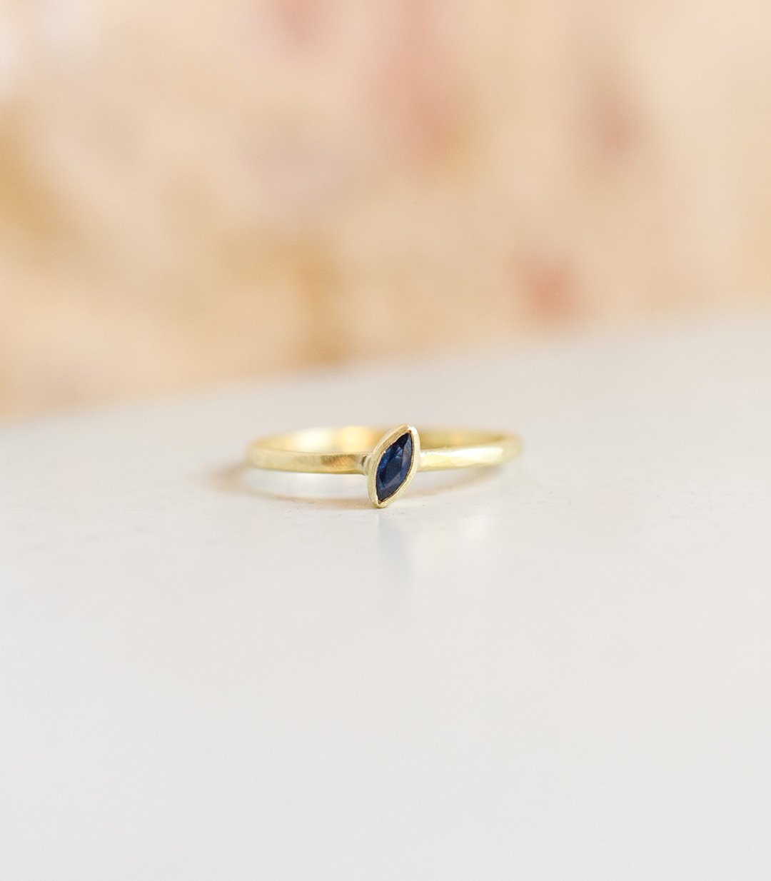 ScB_Ring_TheBlueQueen3.jpg