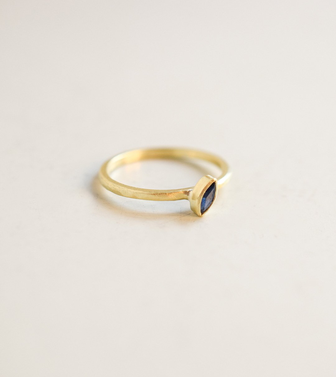 ScB_Ring_TheBlueQueen2.jpg