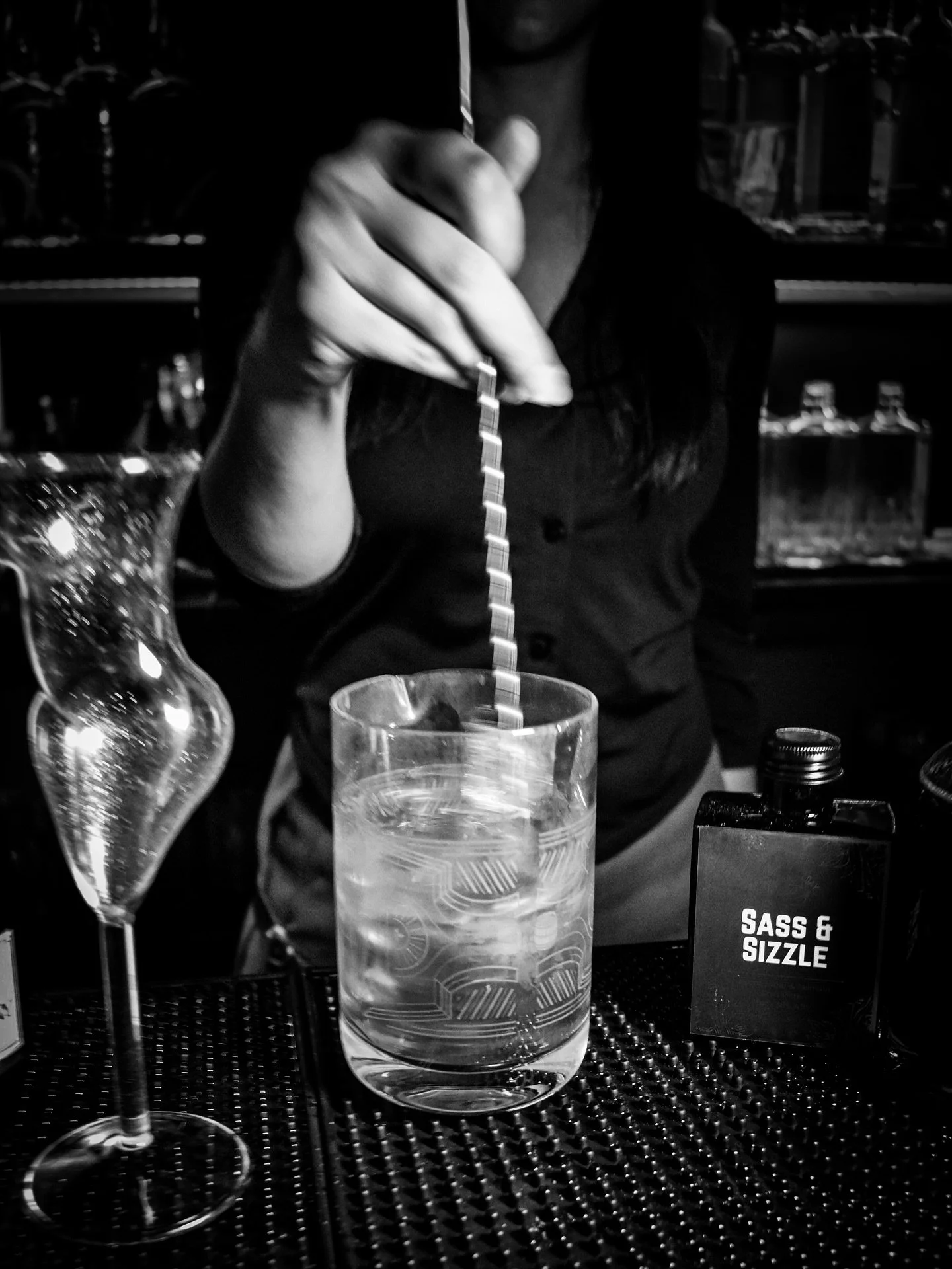SASS &amp; SIZZLE ✨ 

#aptb #columbusohio #shortnorth #614living #drinkupcolumbus #speakeasy #614cocktails #cbusdrinks #shono #bittergay #asseenincbus #experiencecolumbus