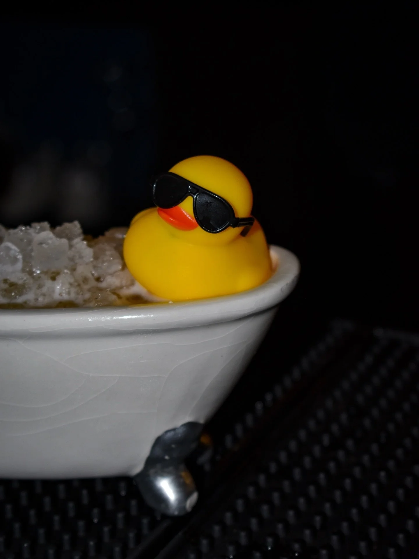 This lucky duck knows all the secrets of Apt B. 

Float on in for Happy Hour until 7pm. 

#shortnorth #speakeasy #drinkupcolumbus
