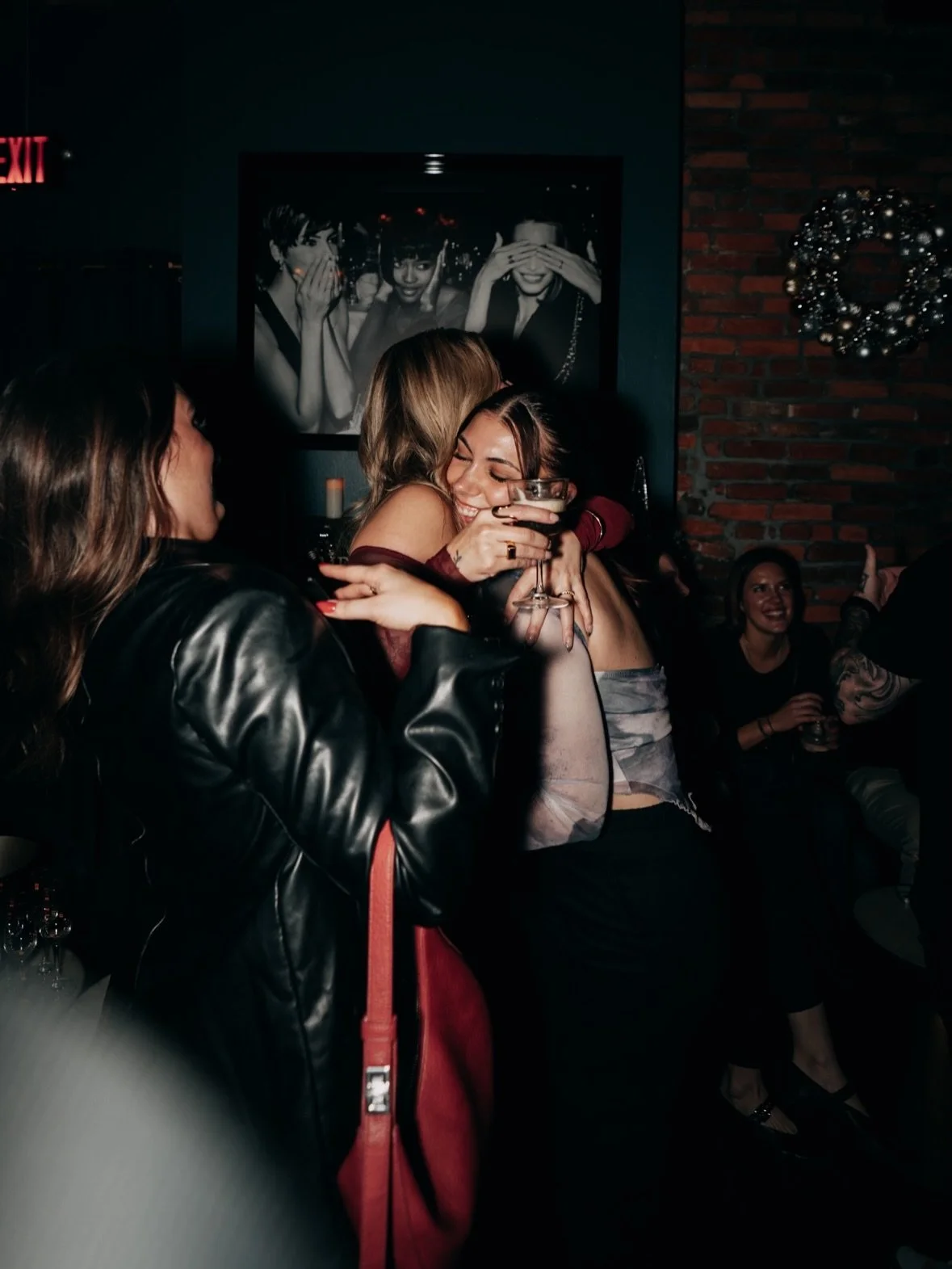 We&rsquo;re looking forward to a weekend of familiar faces and the kind of nights that feel like home at Apt B. 

Happy Holidays! 🎄🥂