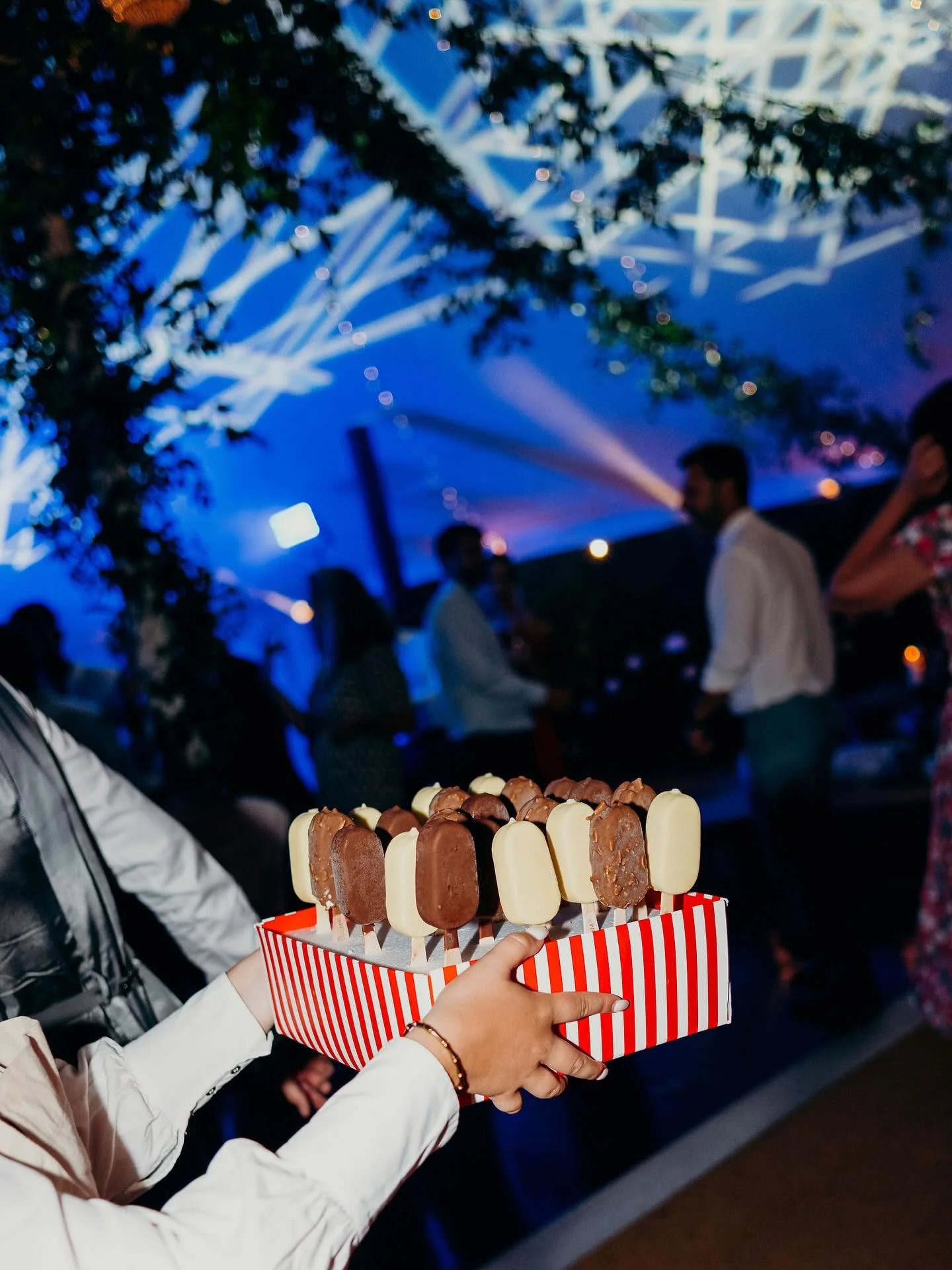 Treats for the dancefloor ✨
#catering #eventmanagment #eventplanning #weddings #styling #eventstyling #design