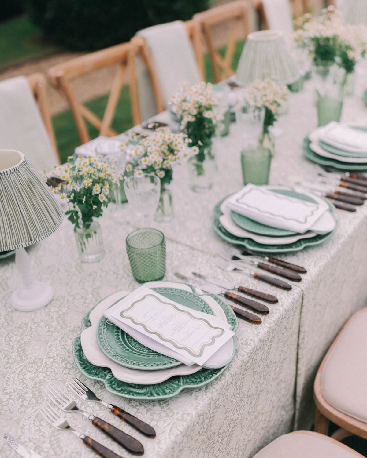 Friday dinners beautifully styled by @attabara 

Getting us excited for warmer days! 

#styling #weddings #design #catering