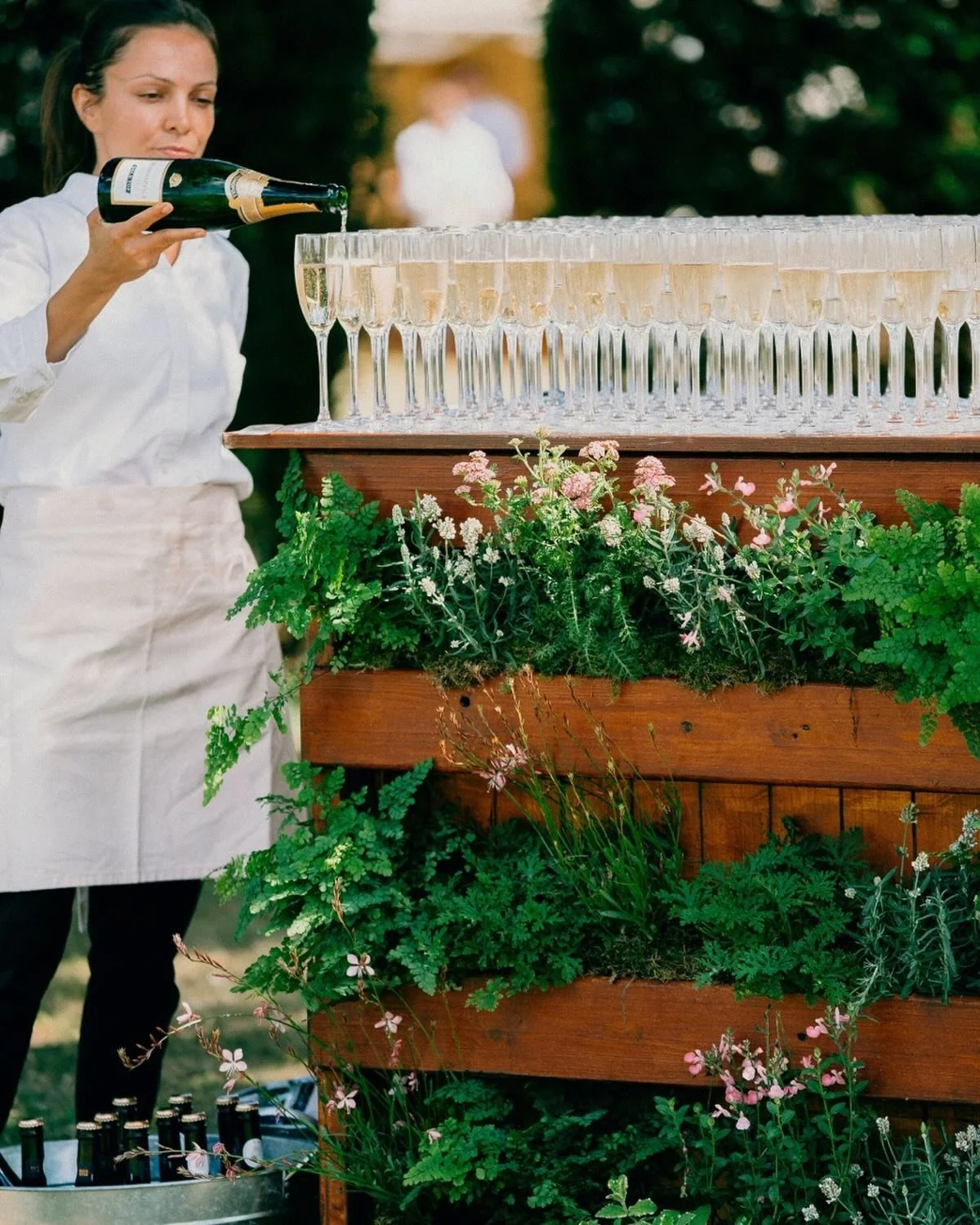 Our lovely flower bar is perfect for any drinks party 🌸🌷🌻