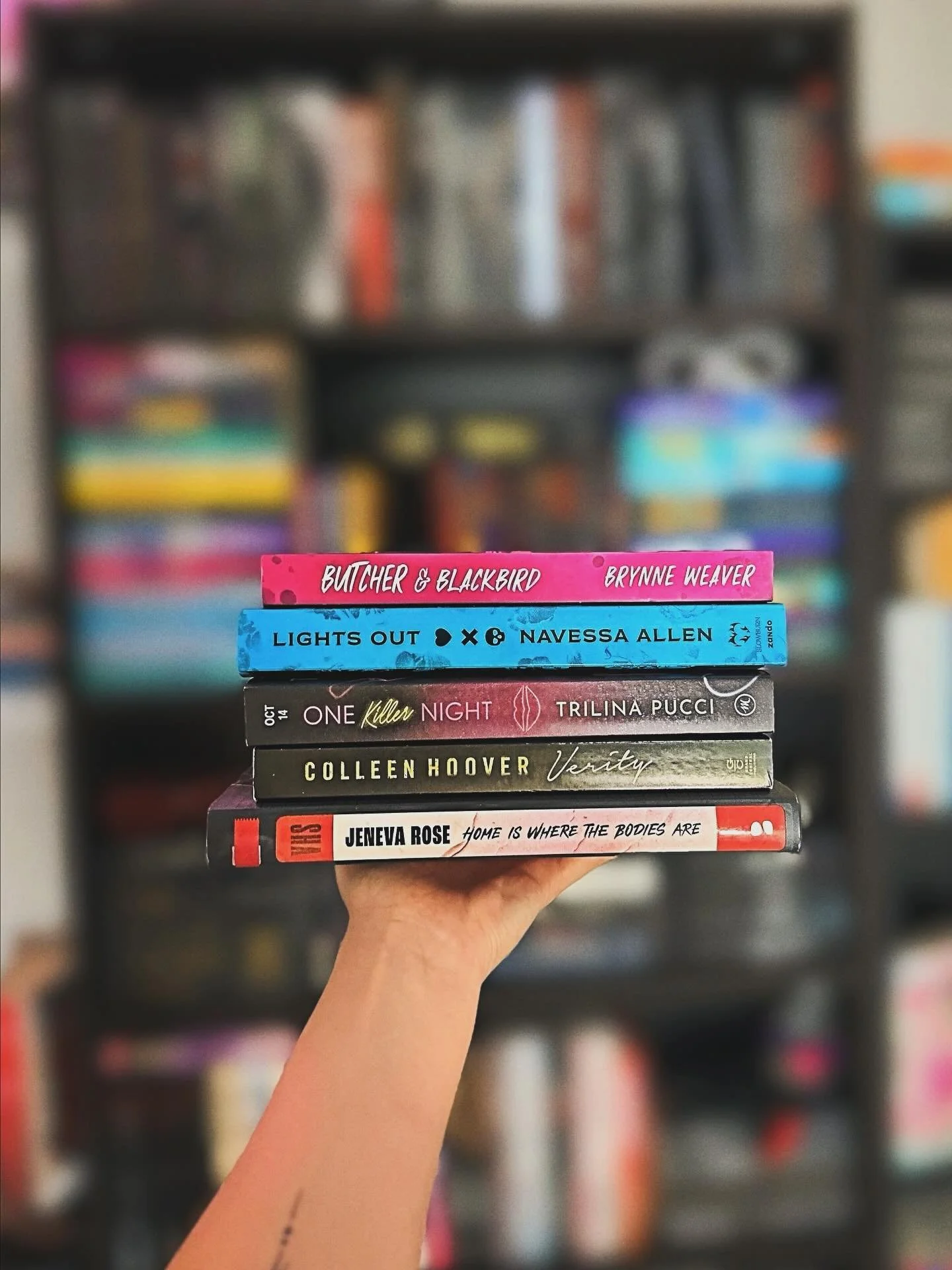 𝐁𝐨𝐨𝐤𝐬 𝐋𝐢𝐤𝐞 𝐌𝐢𝐧𝐞📚 
𝐈𝐟 𝐲𝐨𝐮 𝐥𝐨𝐯𝐞𝐝 𝐫𝐞𝐚𝐝𝐬 𝐥𝐢𝐤𝐞 𝑩𝒖𝒕𝒄𝒉𝒆𝒓 𝒂𝒏𝒅 𝑩𝒍𝒂𝒄𝒌𝒃𝒊𝒓𝒅, 𝑳𝒊𝒈𝒉𝒕𝒔 𝑶𝒖𝒕, 𝑽𝒆𝒓𝒊𝒕𝒚, 𝐚𝐧𝐝 𝑯𝒐𝒎𝒆 𝑰𝒔 𝑾𝒉𝒆𝒓𝒆 𝑻𝒉𝒆 𝑩𝒐𝒅𝒊𝒆𝒔 𝑨𝒓𝒆. 𝐌𝐚𝐤𝐞 𝐬𝐮𝐫𝐞 𝐭𝐨 𝐩𝐢𝐜𝐤 𝐮𝐩 ?