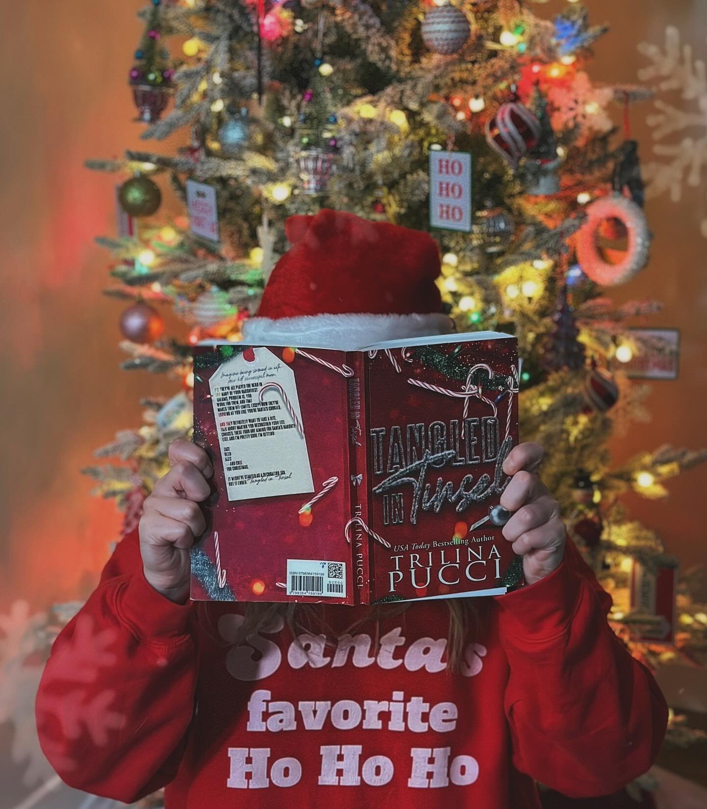 𝐈𝐭&rsquo;𝐬 𝐛𝐞𝐠𝐢𝐧𝐧𝐢𝐧𝐠 𝐭𝐨 𝐟𝐞𝐞𝐥 𝐚 𝐥𝐨𝐭 𝐥𝐢𝐤𝐞 𝐈 𝐧𝐞𝐞𝐝 𝟒 𝐛𝐨𝐲𝐟𝐫𝐢𝐞𝐧𝐝𝐬🎄🎁
📖: 𝑻𝒂𝒏𝒈𝒍𝒆𝒅 𝑰𝒏 𝑻𝒊𝒏𝒔𝒆𝒍 𝒃𝒚 𝑻𝒓𝒊𝒍𝒊𝒏𝒂 𝑷𝒖𝒄𝒄𝒊 

#bookfyp #bookstagram #trilinapucci #holidaybook #whychooseromance #whycho