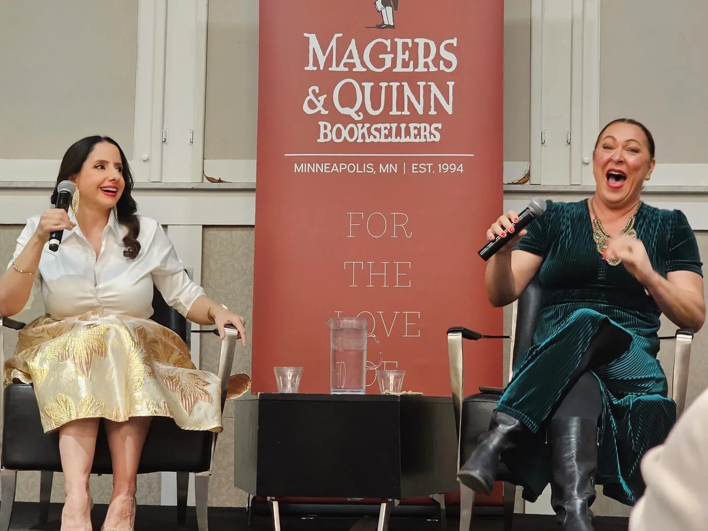 Last night was incredible! So happy I got to support my friend @authorabbyjimenez and celebrate The Night We Met! If you haven&rsquo;t picked it up, what are you waiting for! 
PS&mdash;got to meet @thatmidwesternmom and she is the LOVELIEST woman!!!!