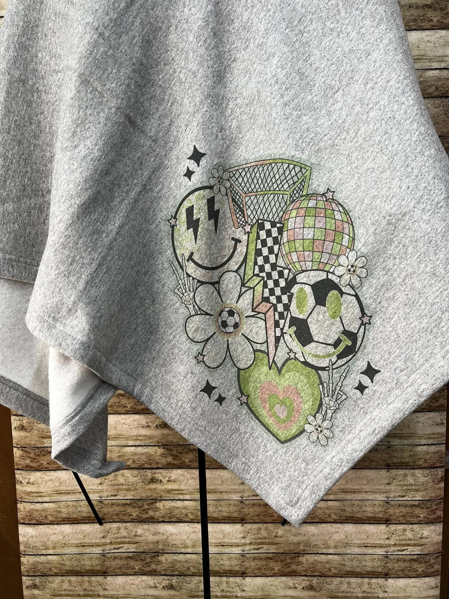 Blanket (Sweatshirt material) you choose the design.