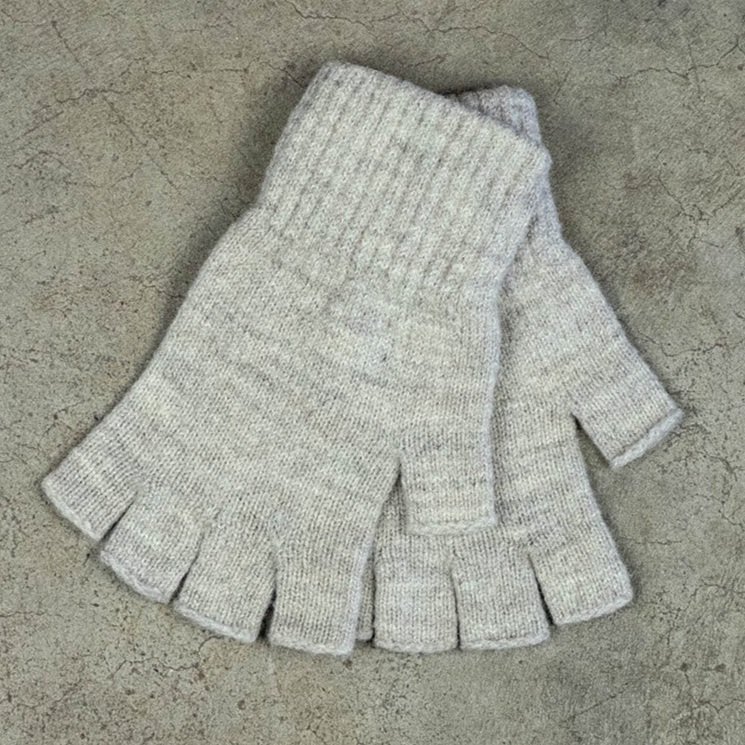 Fingerless_Gloves2.jpg